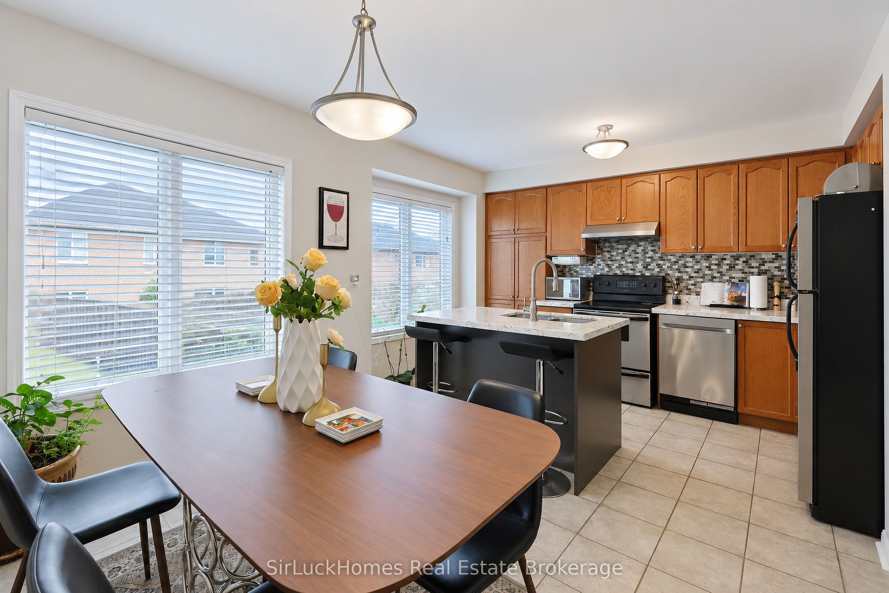 250 Richvale Drive S 22 Property Photo 15