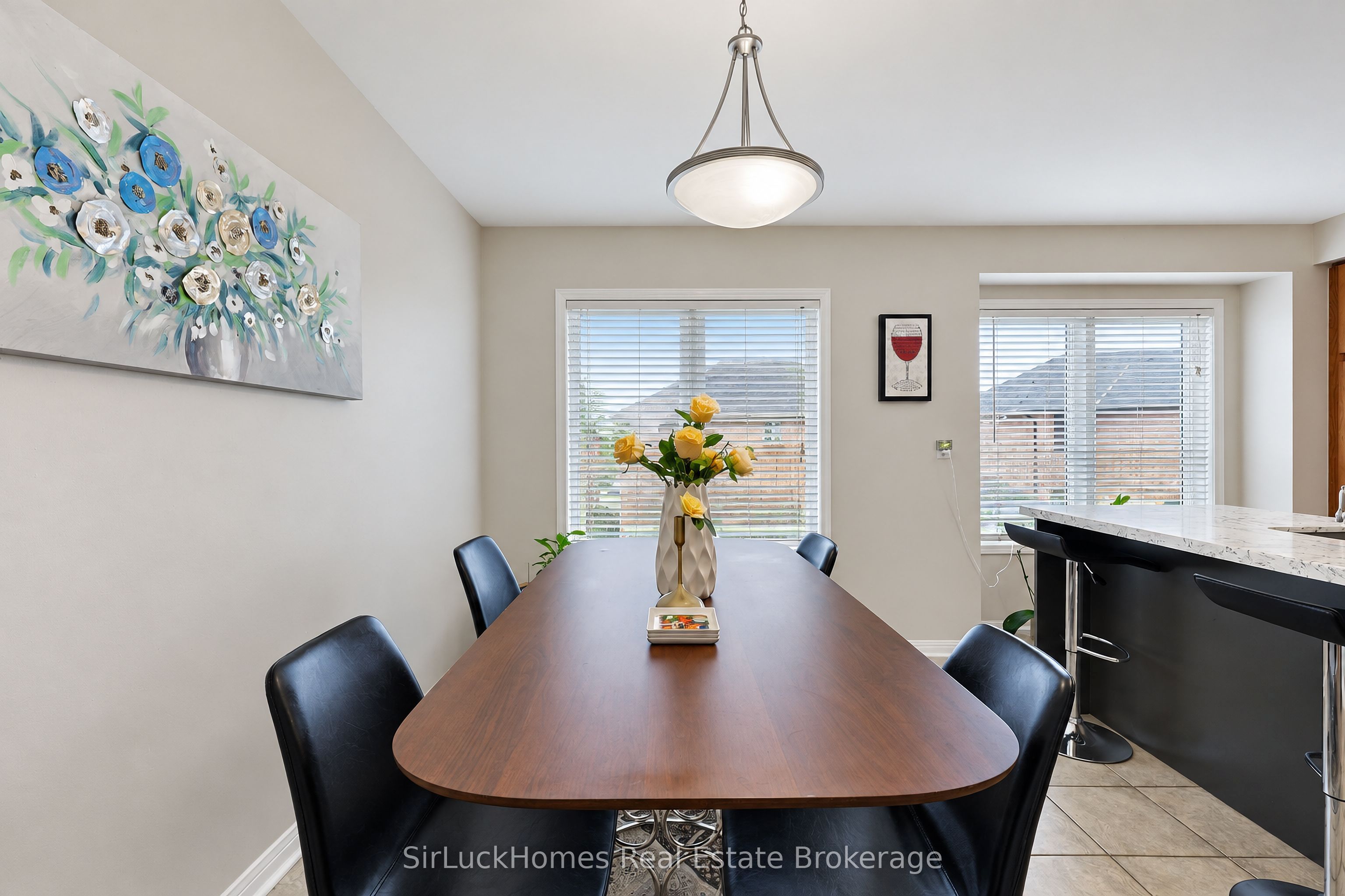 250 Richvale Drive S 22 Property Photo 16
