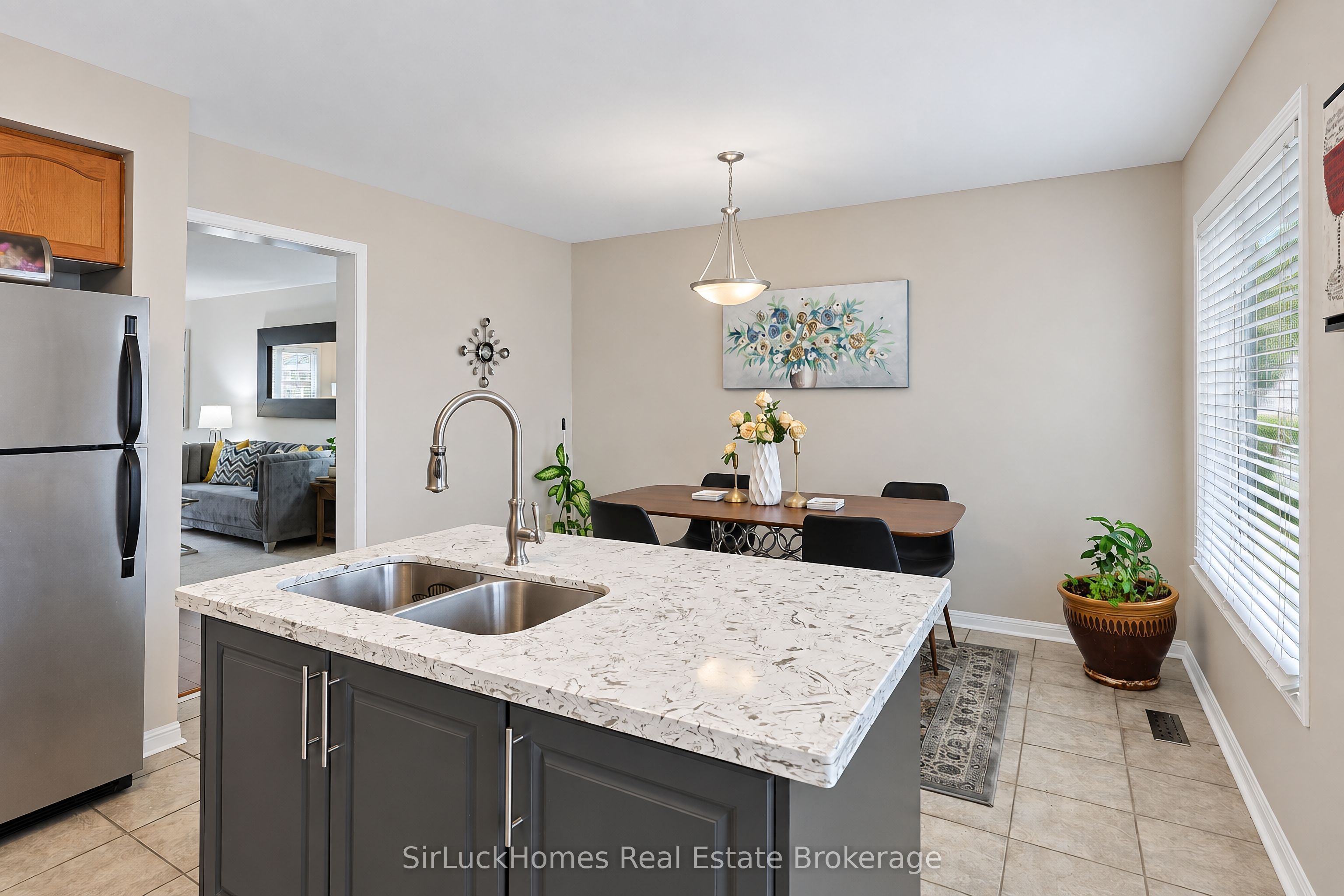 250 Richvale Drive S 22 Property Photo 20