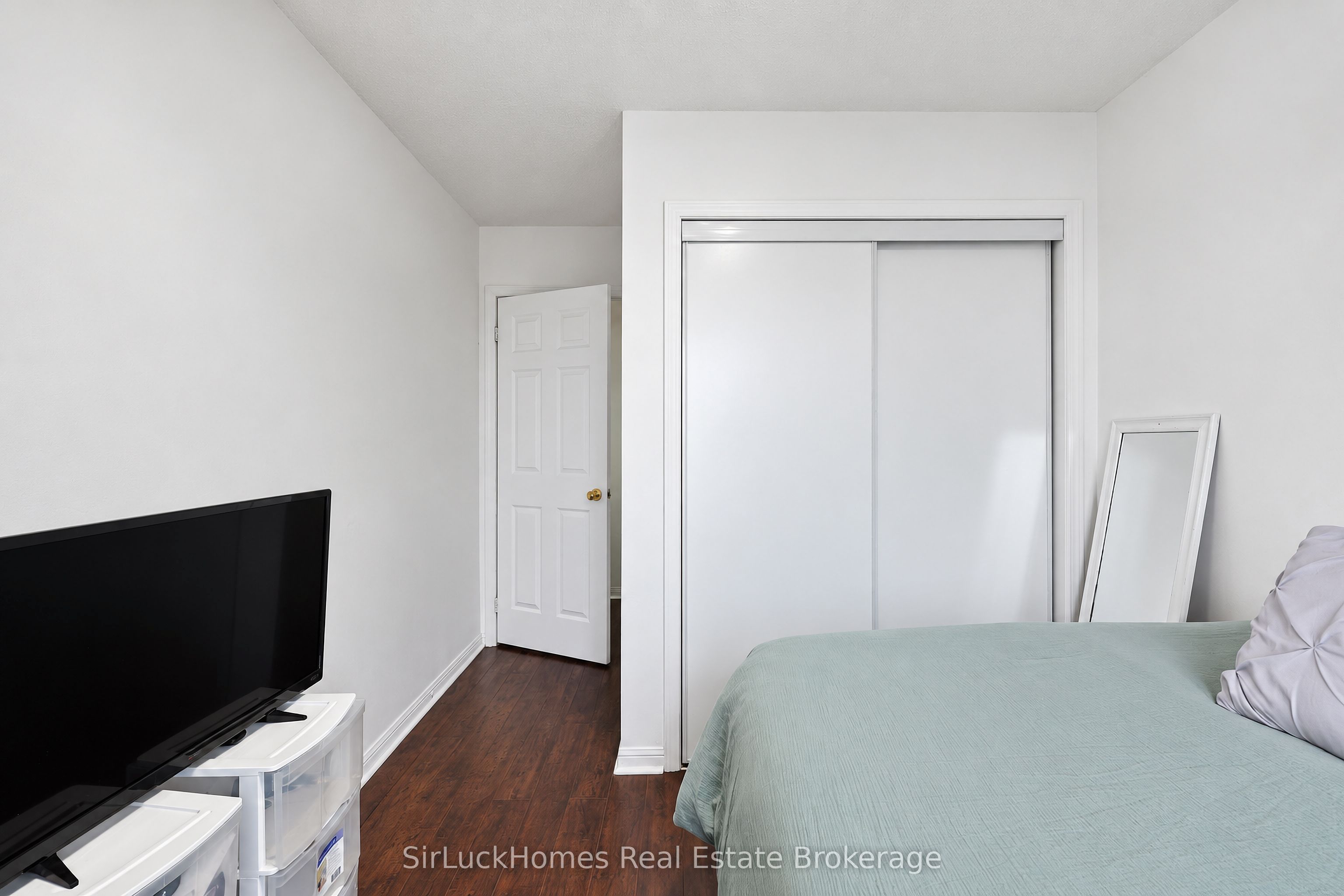 250 Richvale Drive S 22 Property Photo 39