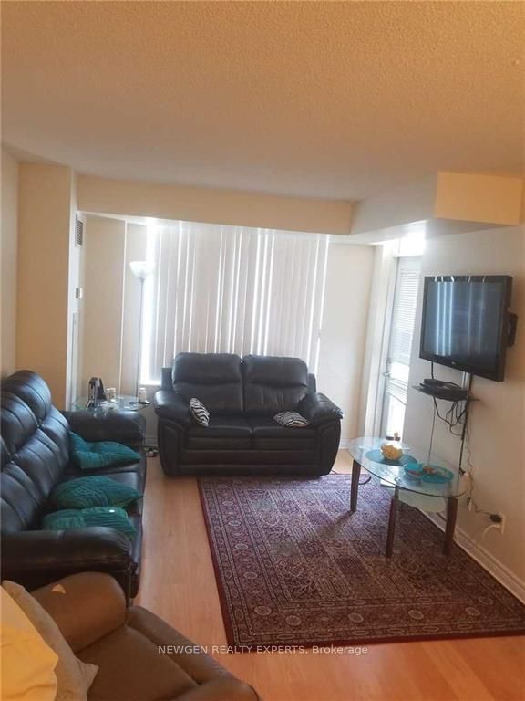 310 Burnhamthorpe Road W 805 Property Photo 3