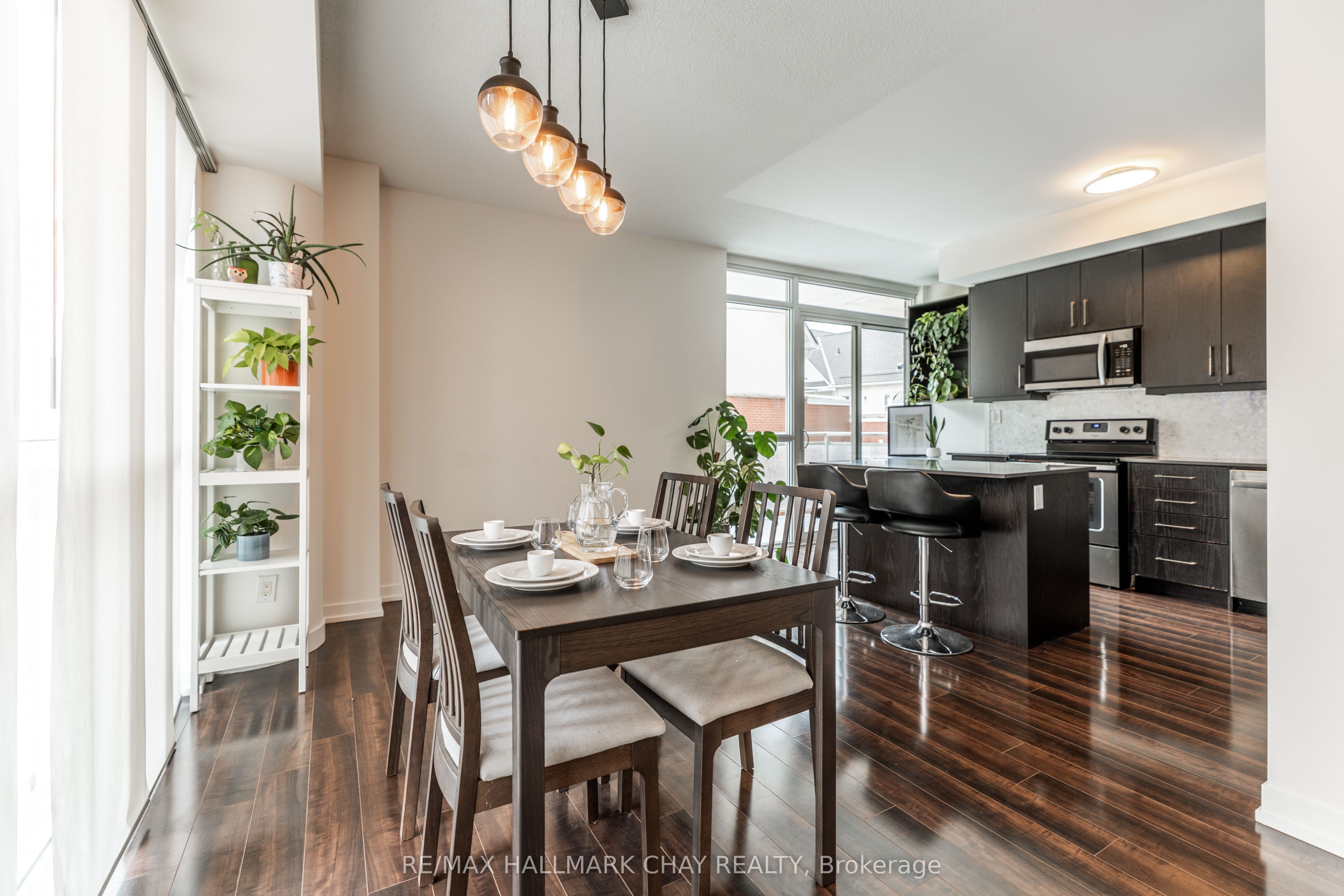 5101 Dundas Street W 204