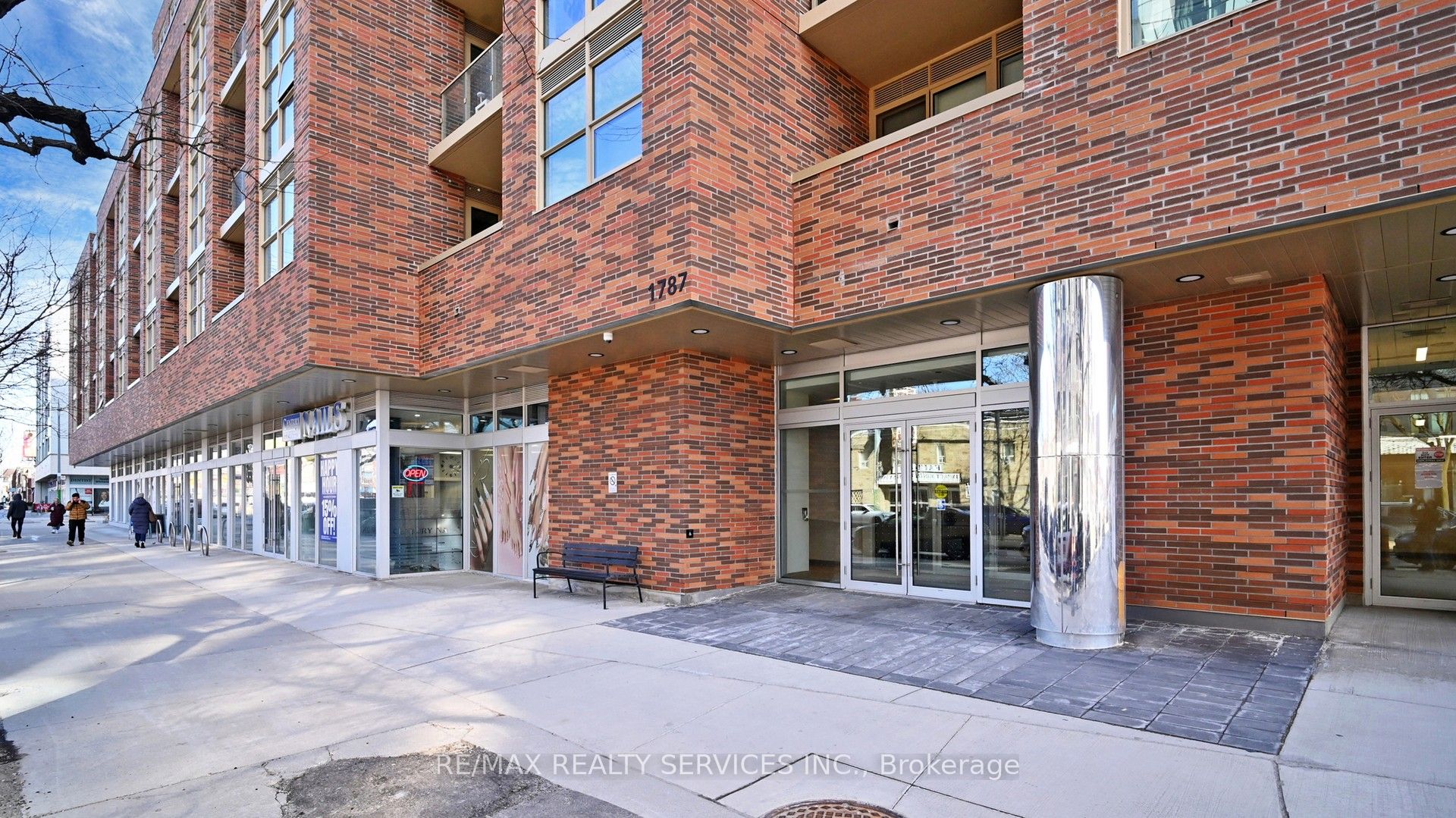 1787 St. Clair Avenue W 102 Property Photo 2