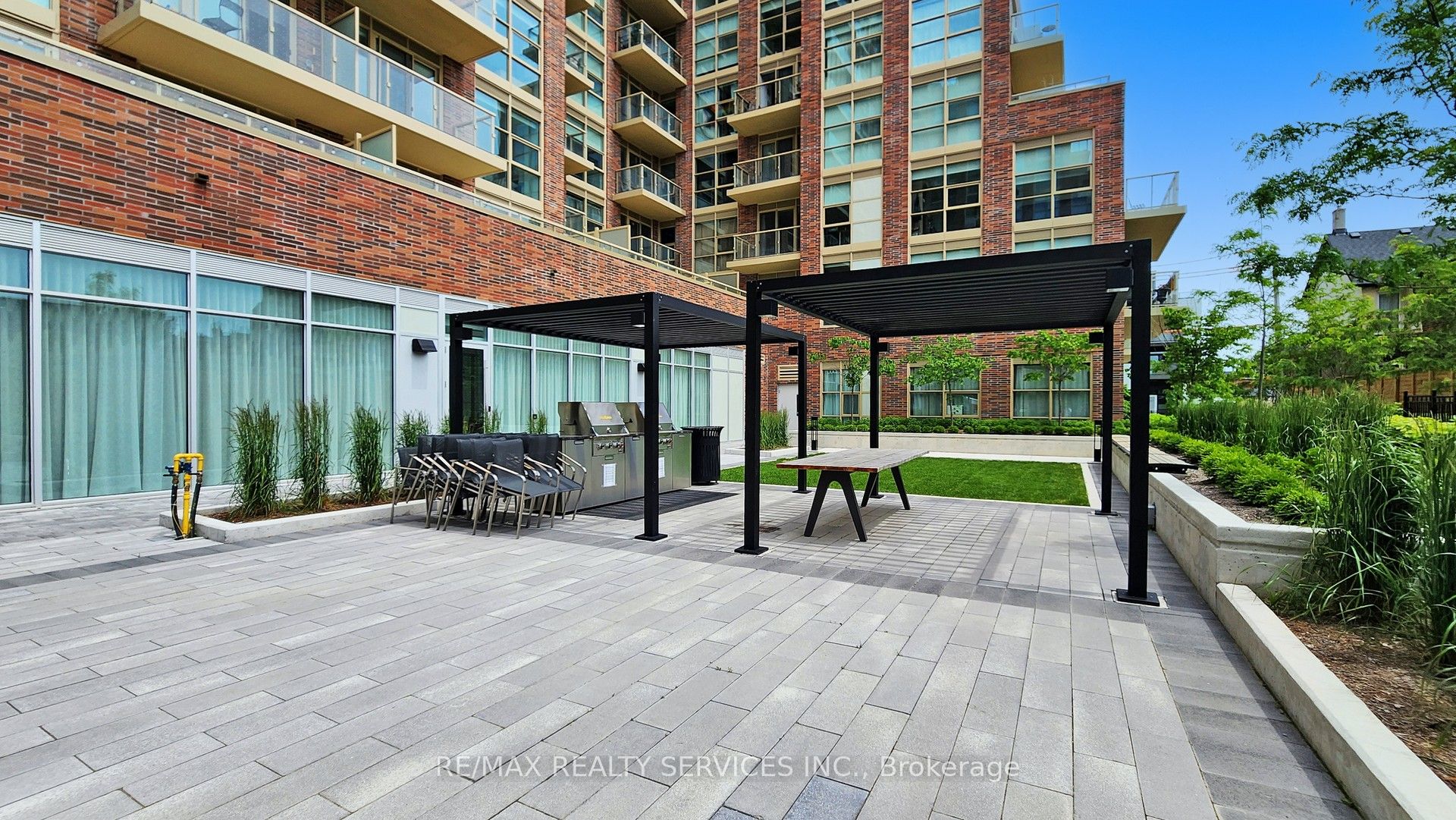 1787 St. Clair Avenue W 102 Property Photo 18