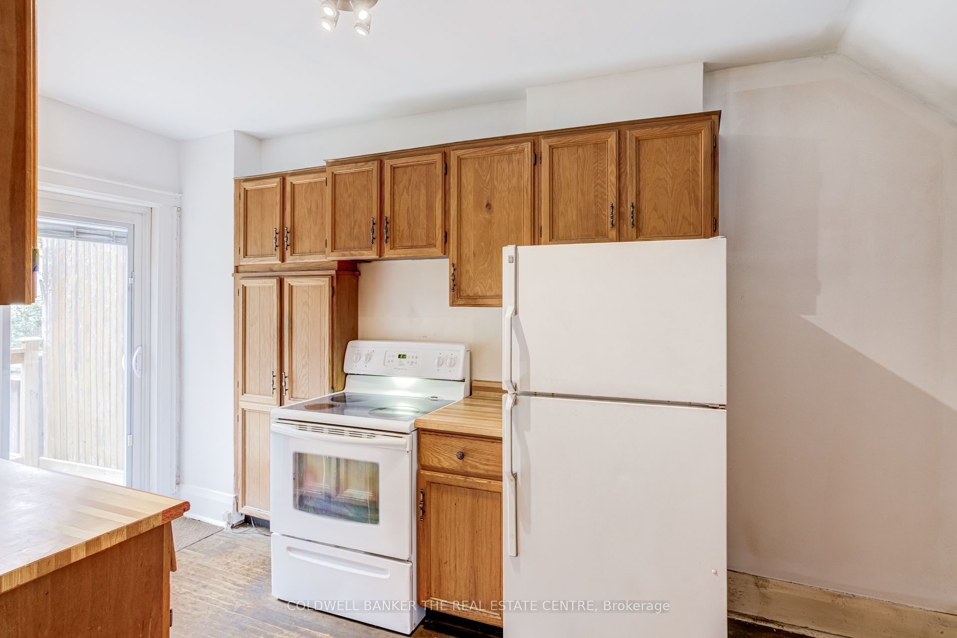 134 Harvie Avenue Property Photo 14