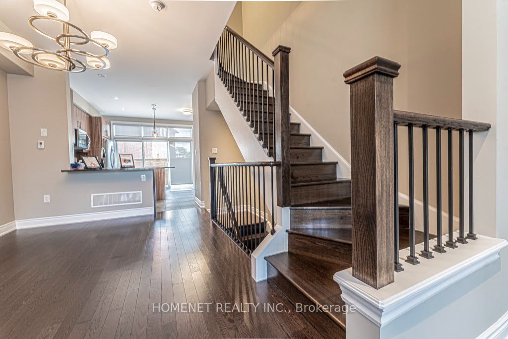 2058 Queensborough Gate Property Photo 12