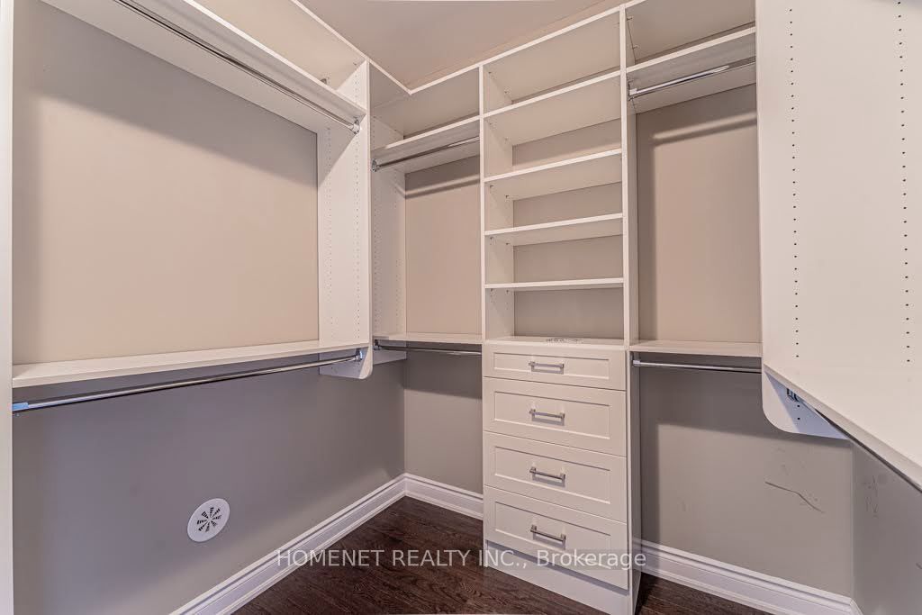 2058 Queensborough Gate Property Photo 15