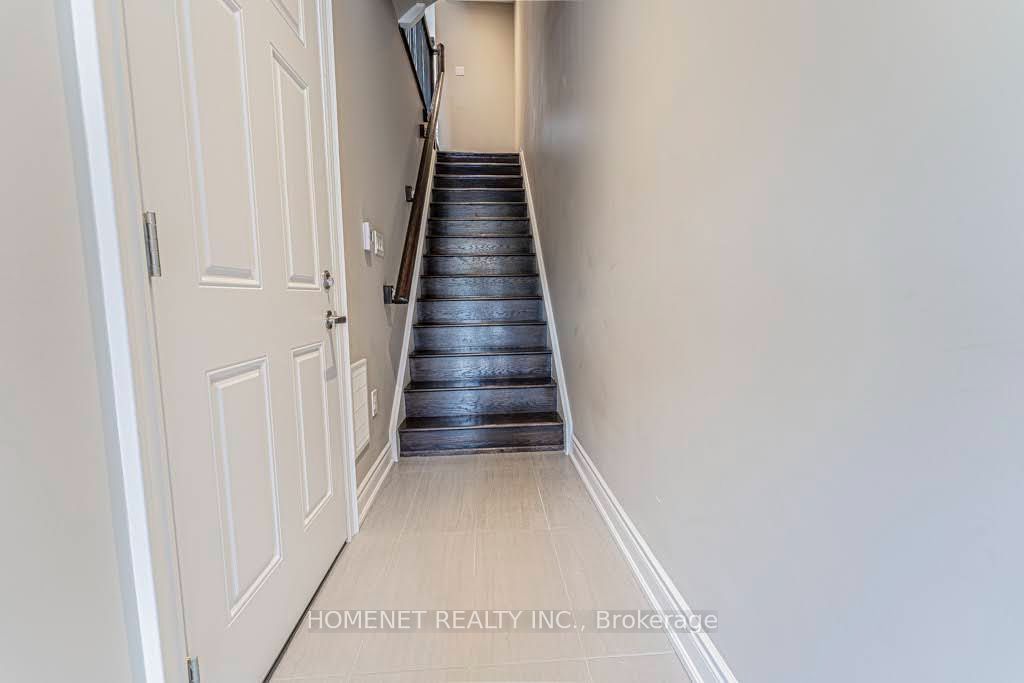 2058 Queensborough Gate Property Photo 17