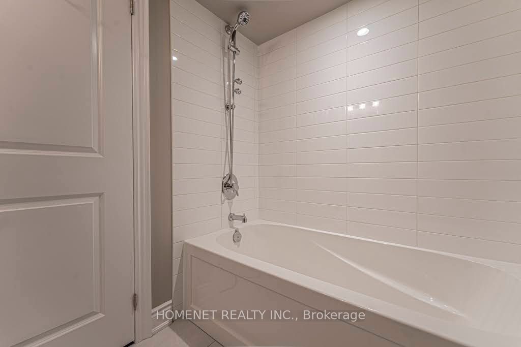 2058 Queensborough Gate Property Photo 19