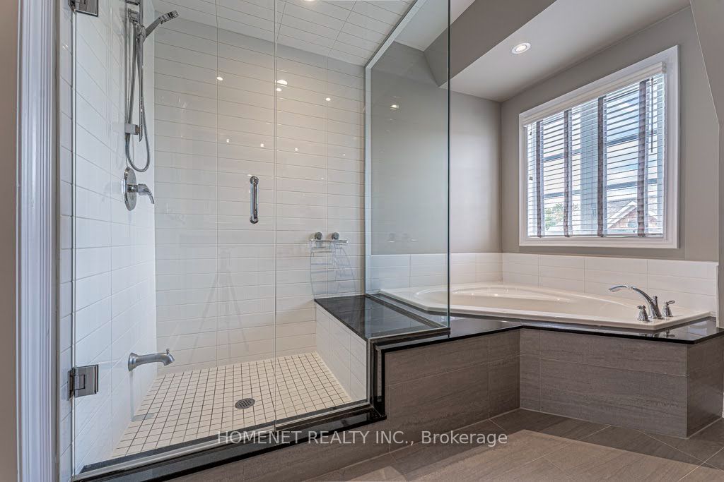 2058 Queensborough Gate Property Photo 21