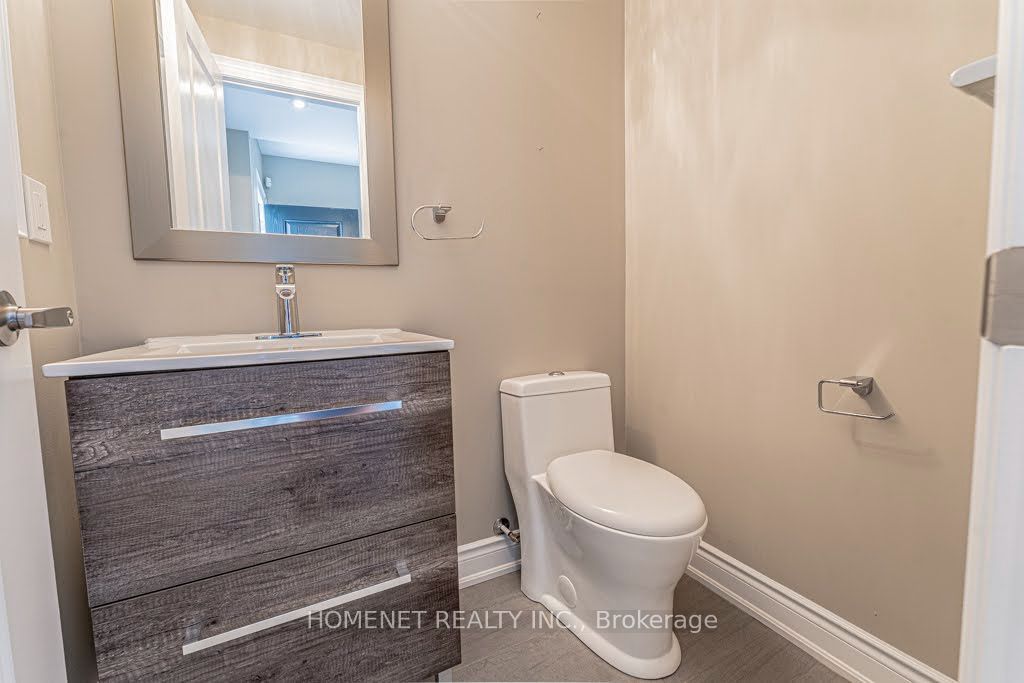2058 Queensborough Gate Property Photo 23