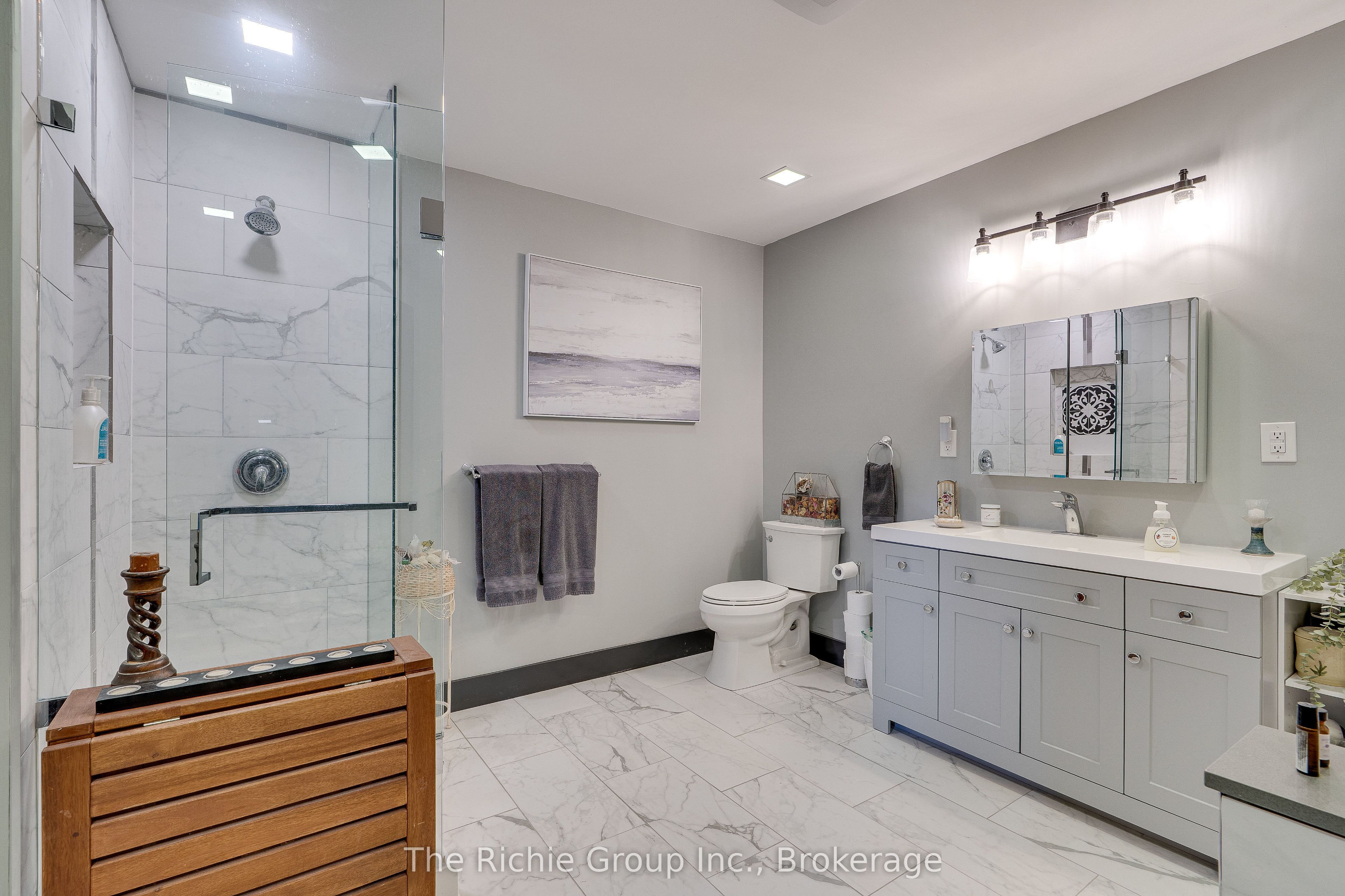 21 Bartley Drive Property Photo 14
