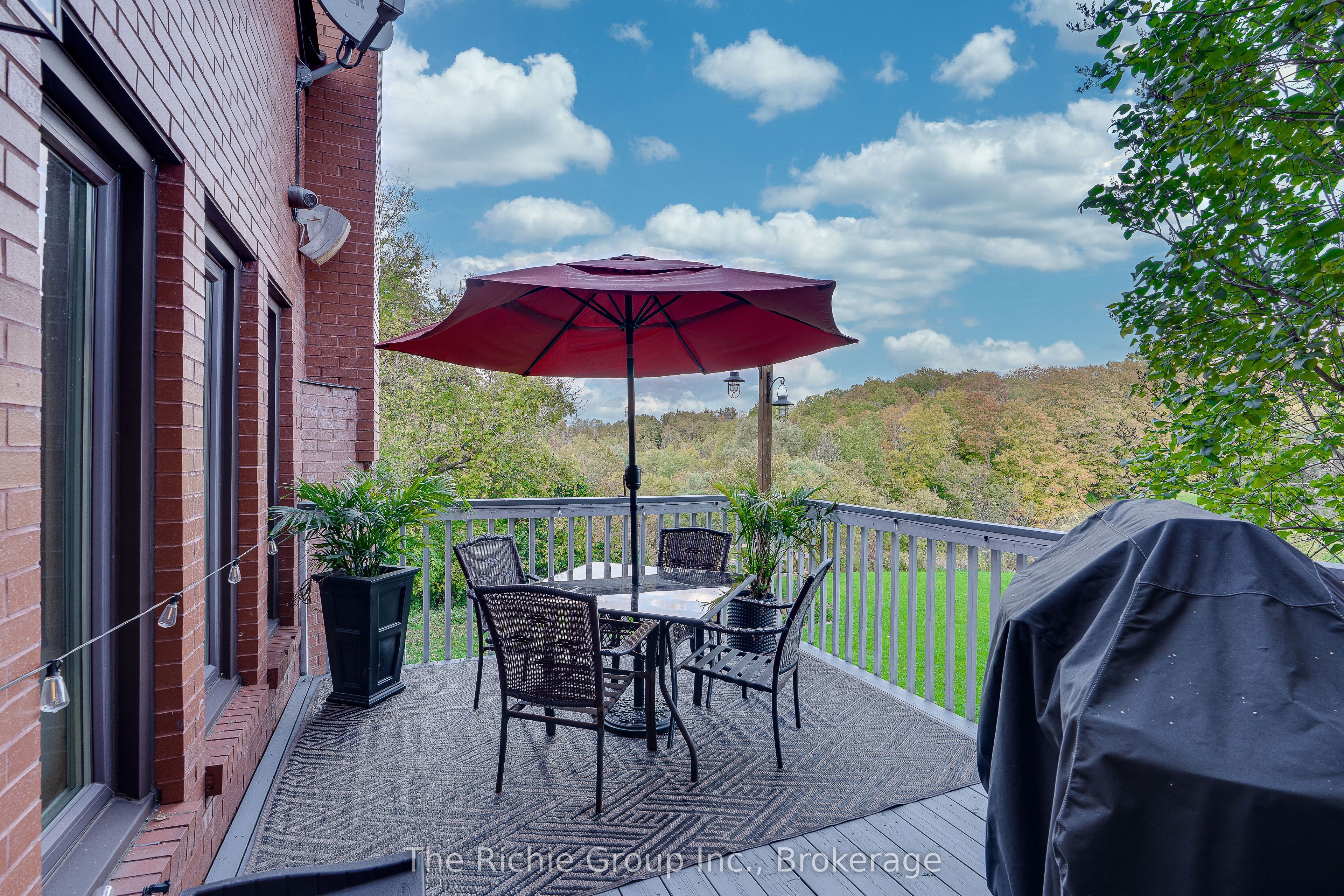 21 Bartley Drive Property Photo 17