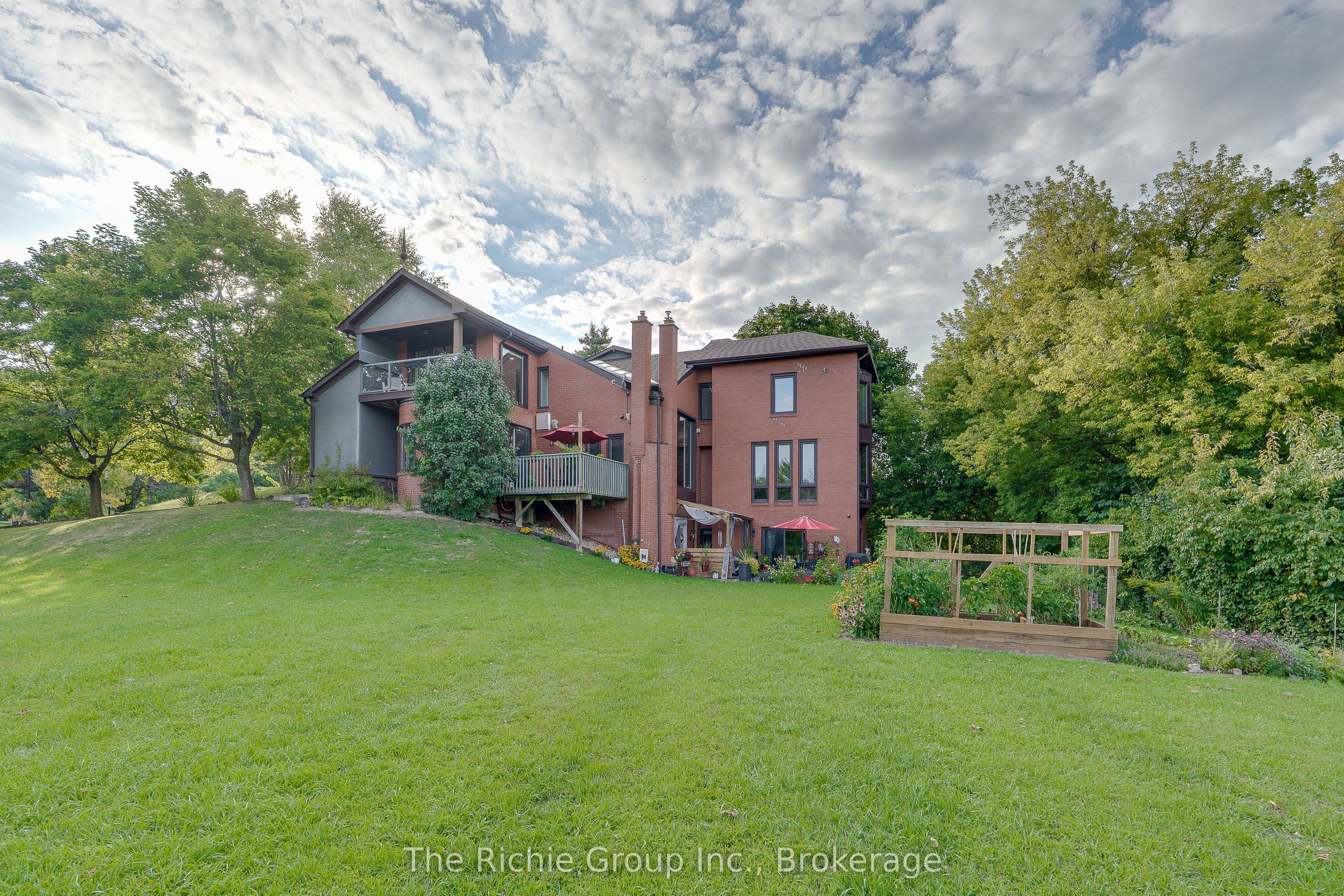 21 Bartley Drive Property Photo 18
