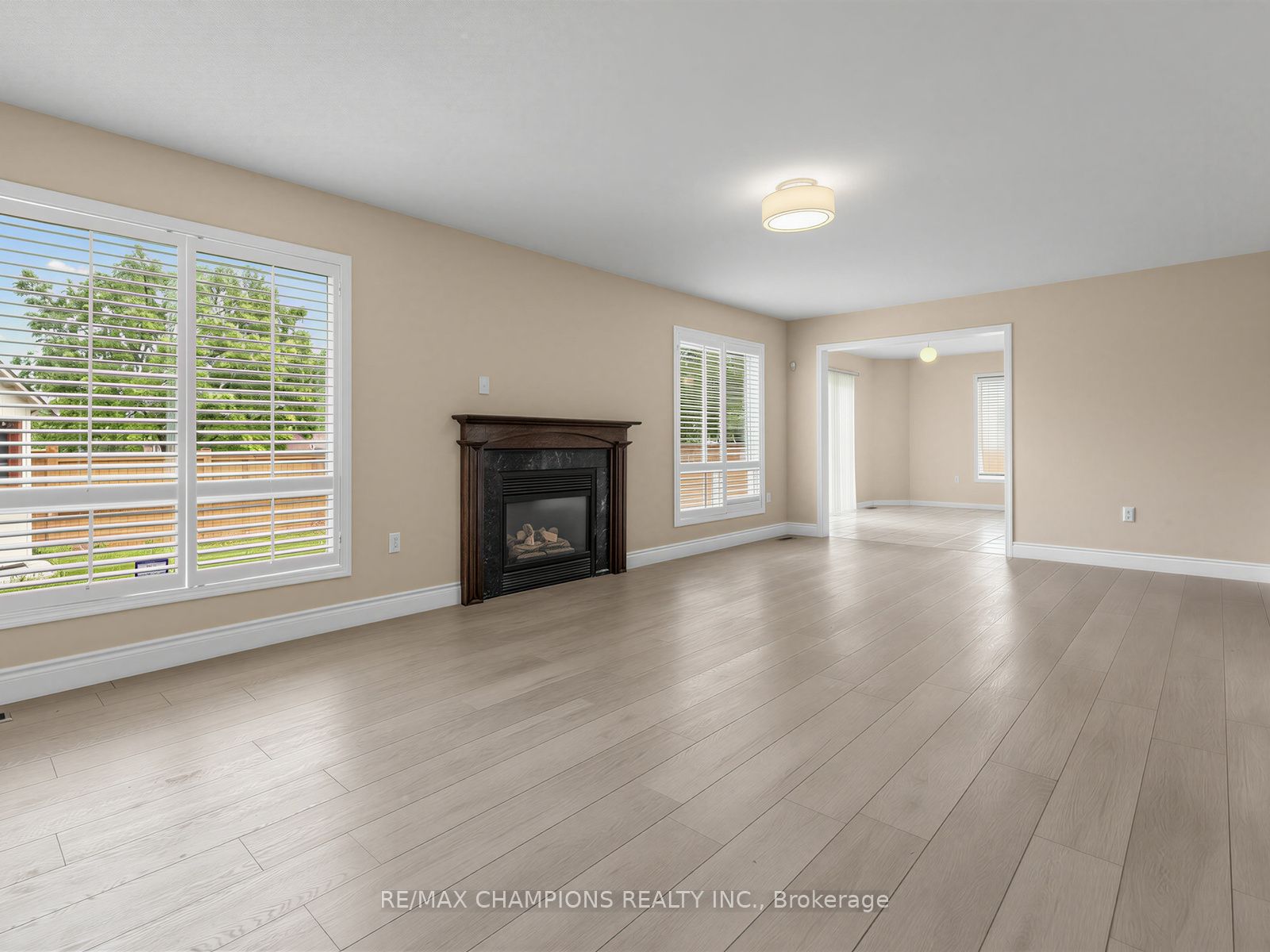 1 Cluster Oak Place Property Photo 13