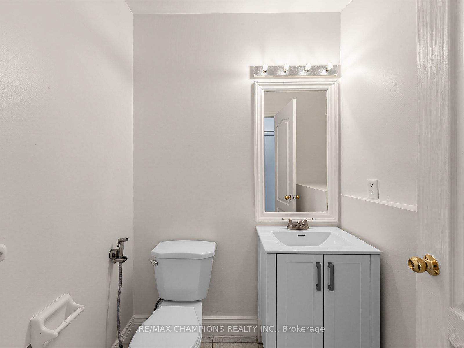 1 Cluster Oak Place Property Photo 15