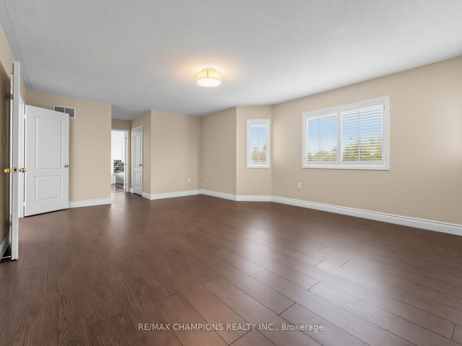1 Cluster Oak Place Property Photo 19