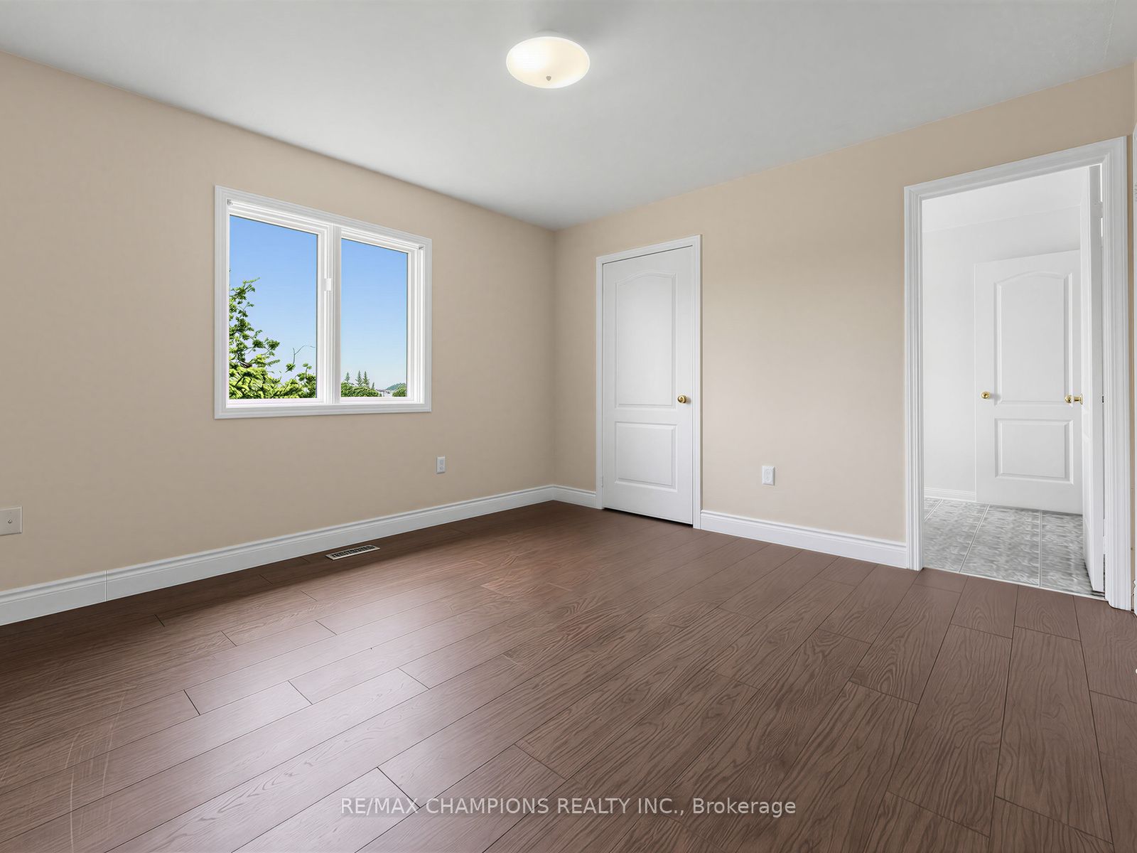 1 Cluster Oak Place Property Photo 22
