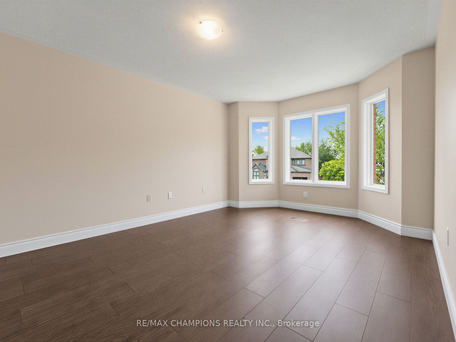 1 Cluster Oak Place Property Photo 24
