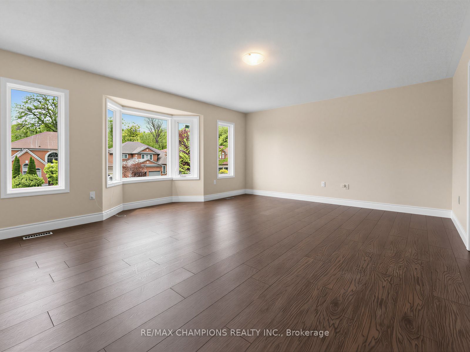 1 Cluster Oak Place Property Photo 25