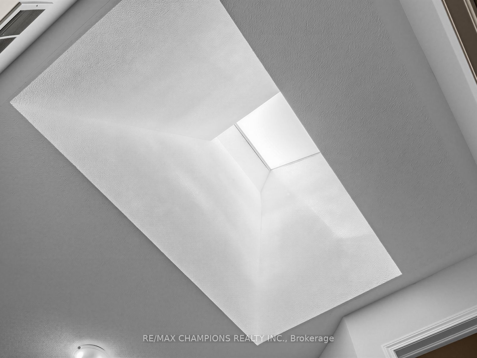 1 Cluster Oak Place Property Photo 29