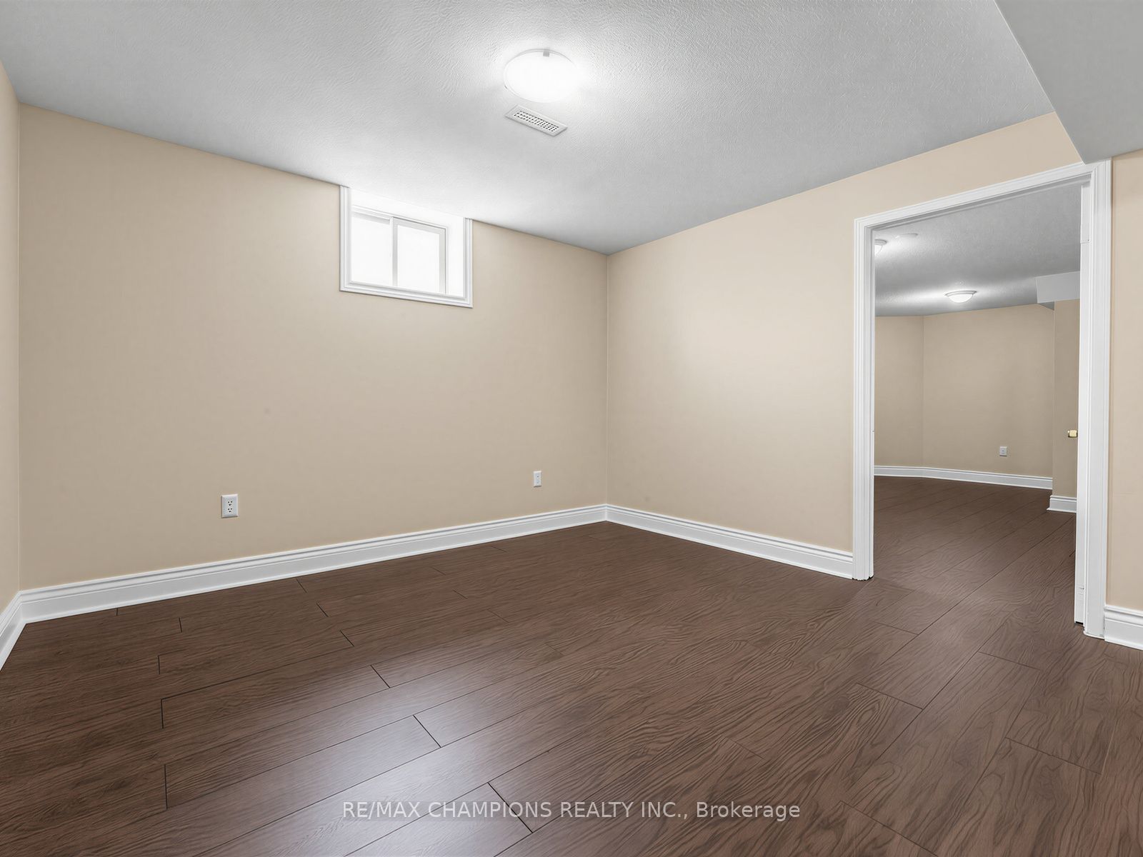 1 Cluster Oak Place Property Photo 35