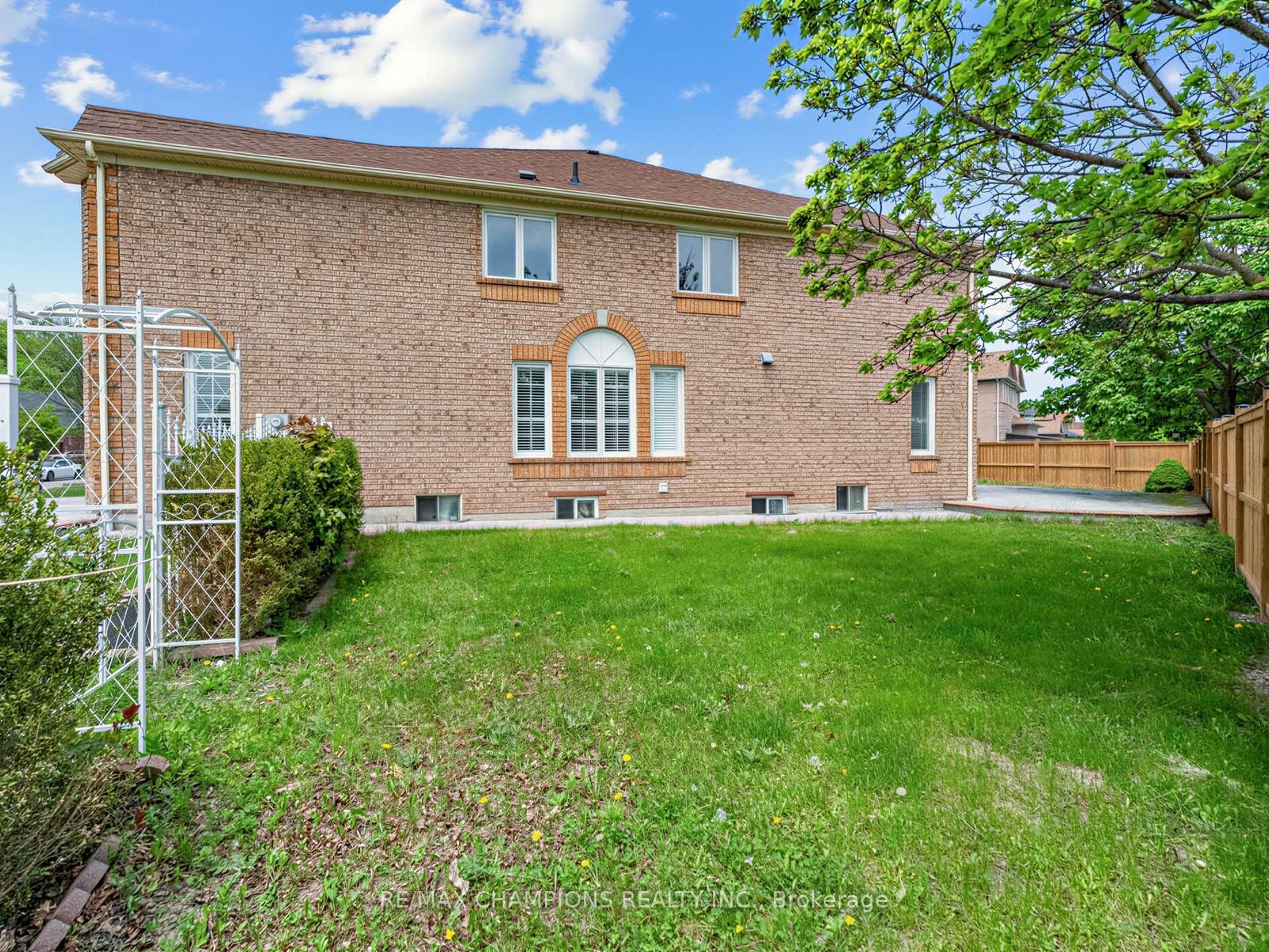 1 Cluster Oak Place Property Photo 39