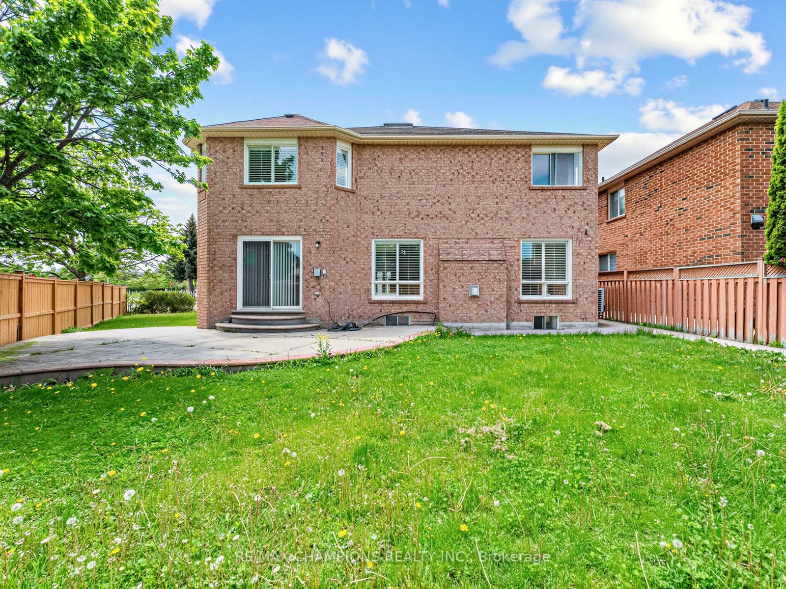 1 Cluster Oak Place Property Photo 41