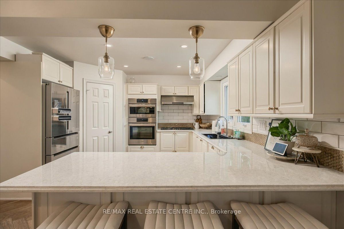 1749 Heritage Way Property Photo 10