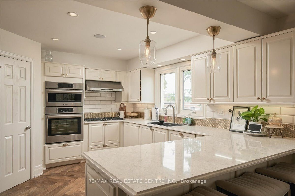 1749 Heritage Way Property Photo 12
