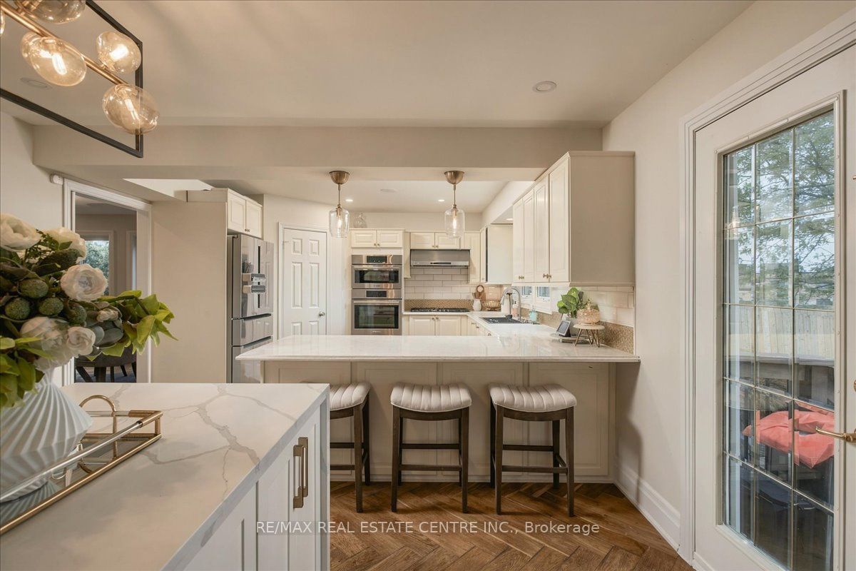 1749 Heritage Way Property Photo 14