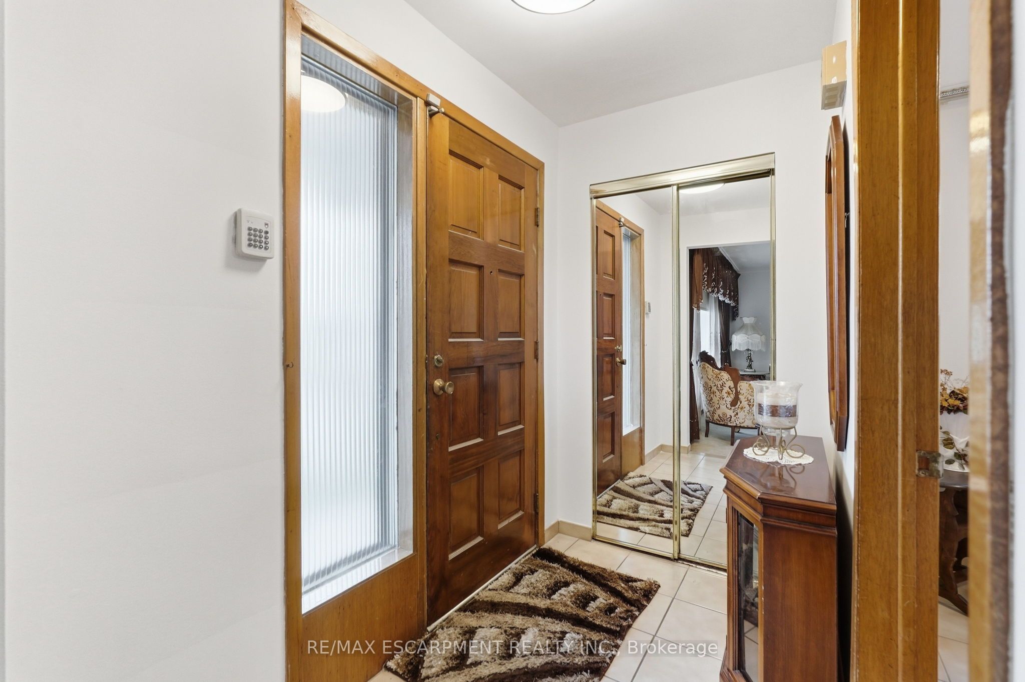 7566 Netherwood Road Property Photo 4