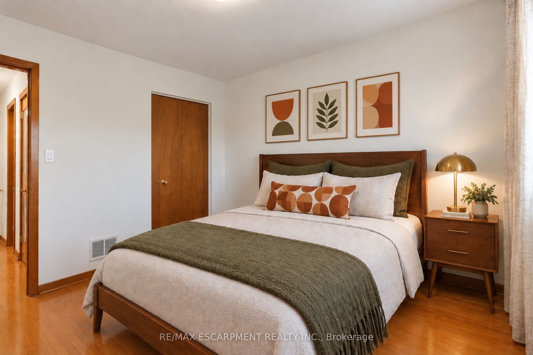 7566 Netherwood Road Property Photo 13