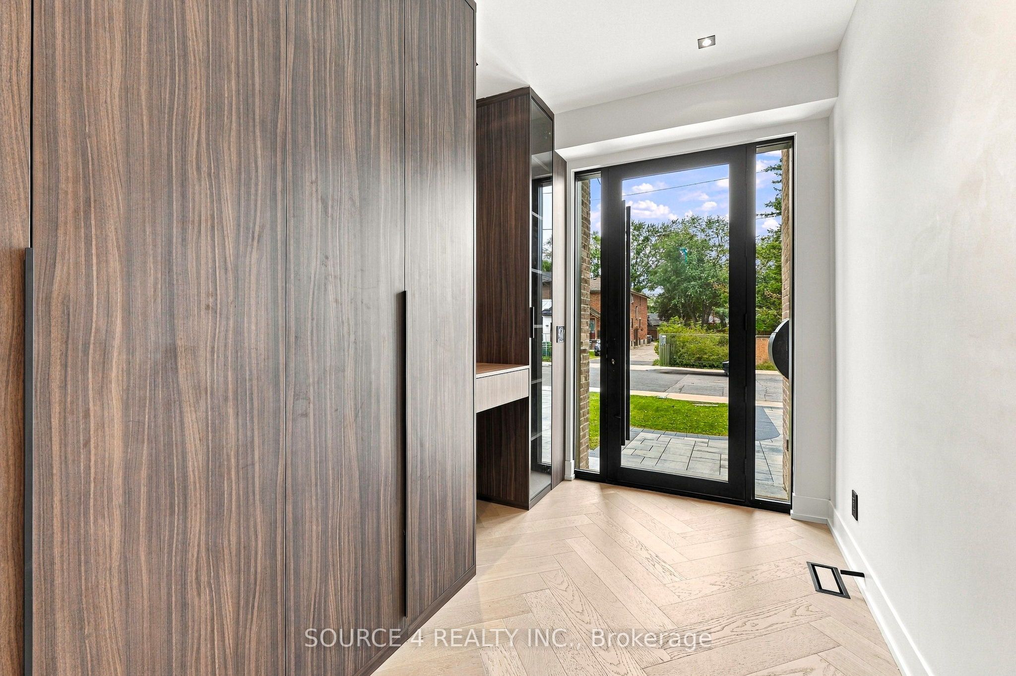 20b Broadview Avenue Property Photo 3