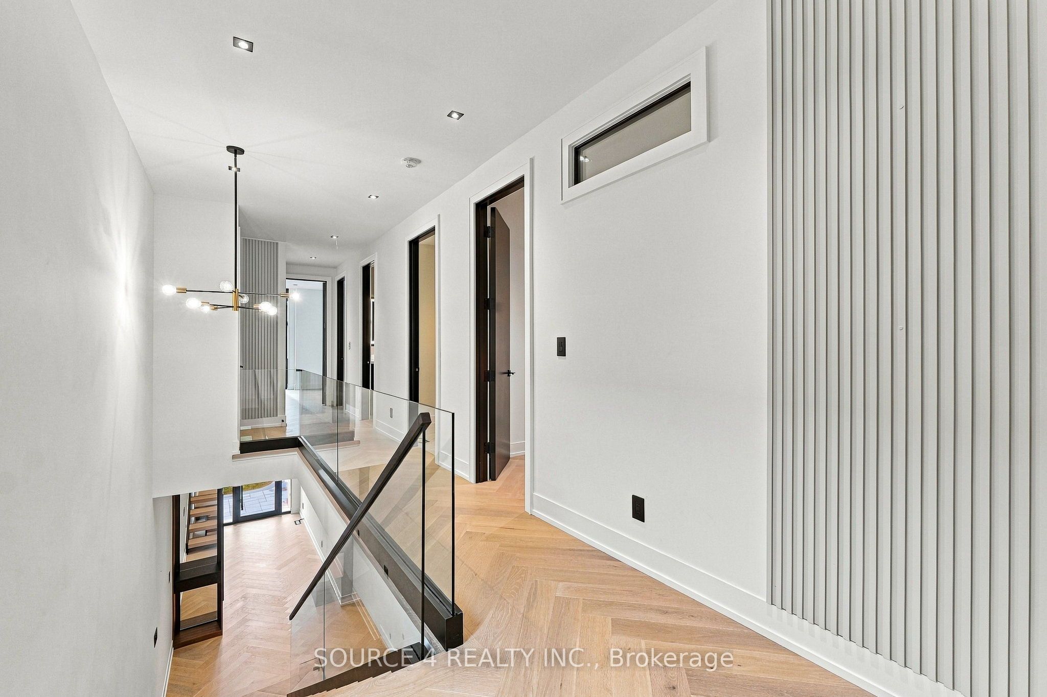 20b Broadview Avenue Property Photo 22