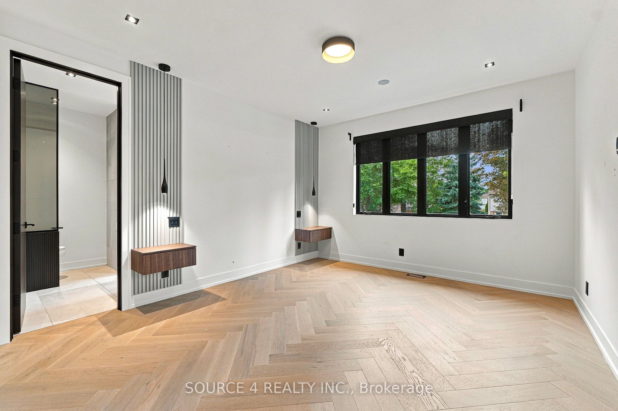 20b Broadview Avenue Property Photo 24