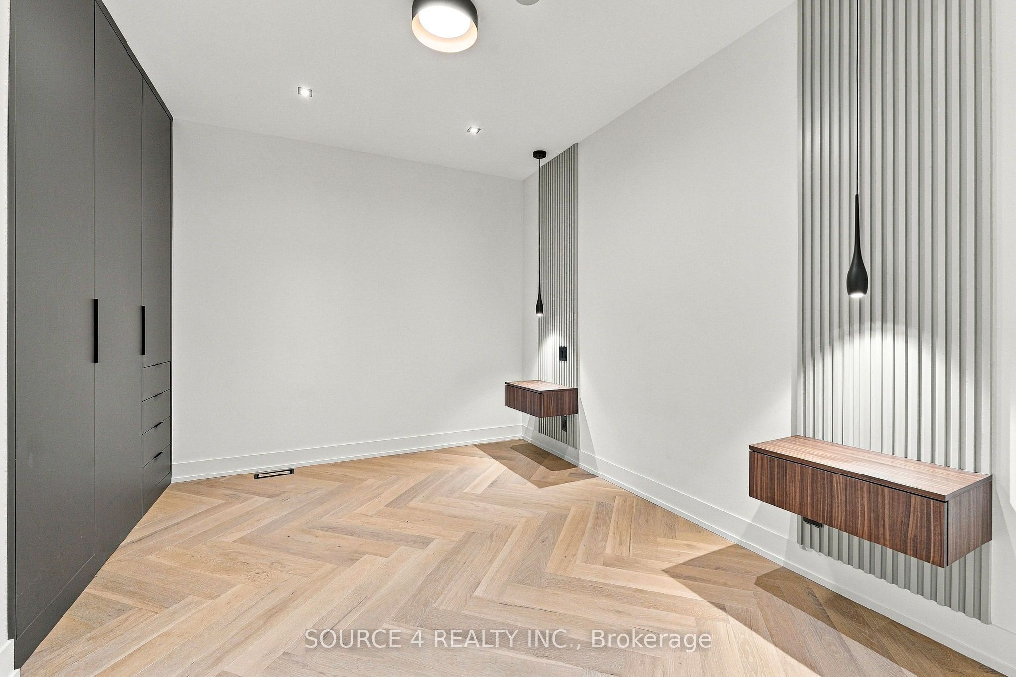 20b Broadview Avenue Property Photo 27