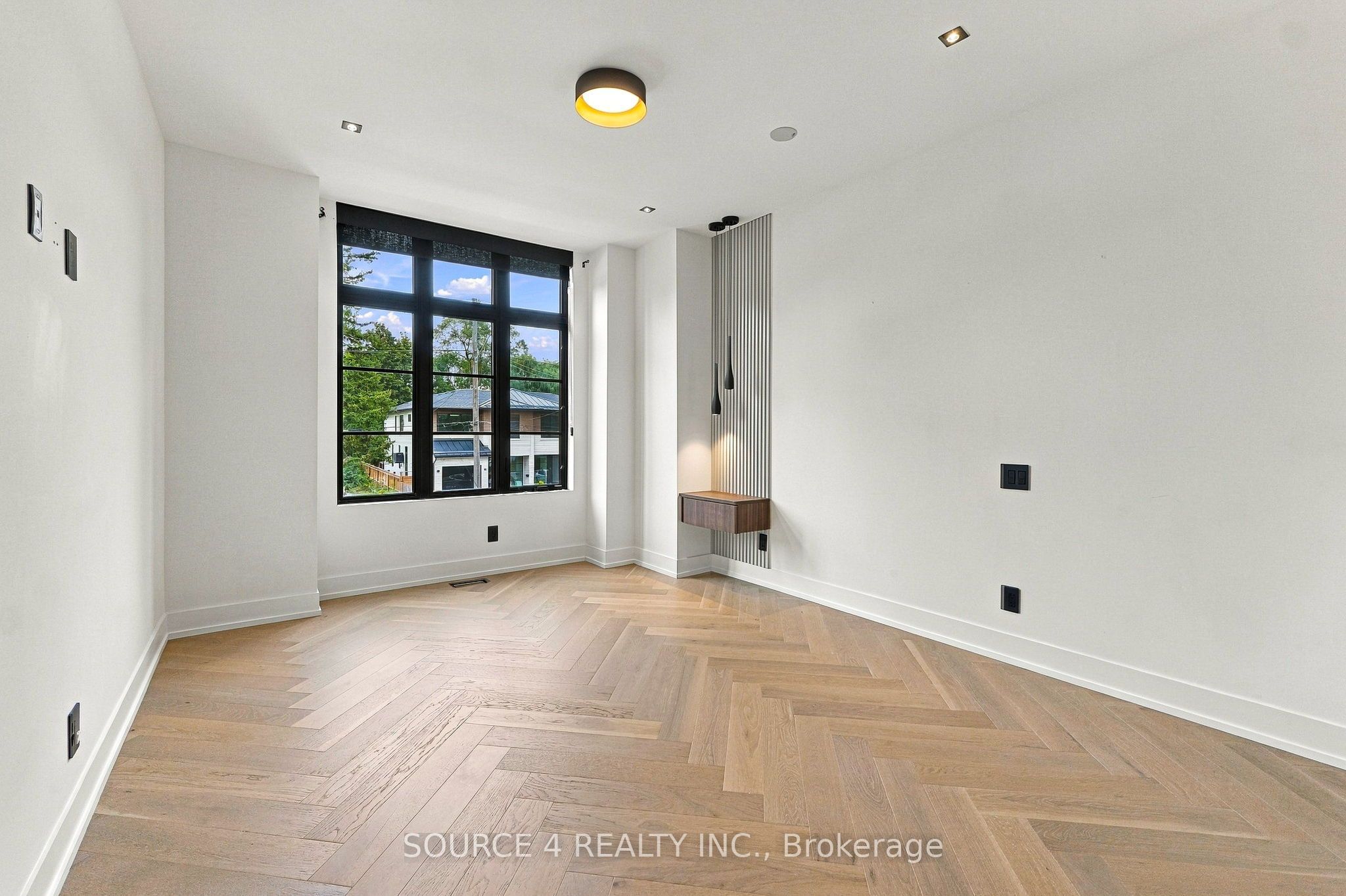 20b Broadview Avenue Property Photo 30
