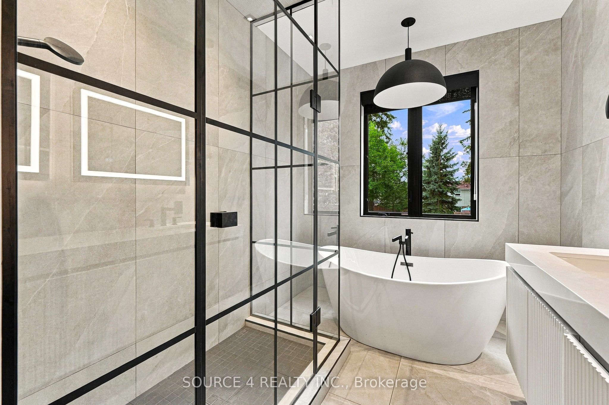 20b Broadview Avenue Property Photo 35