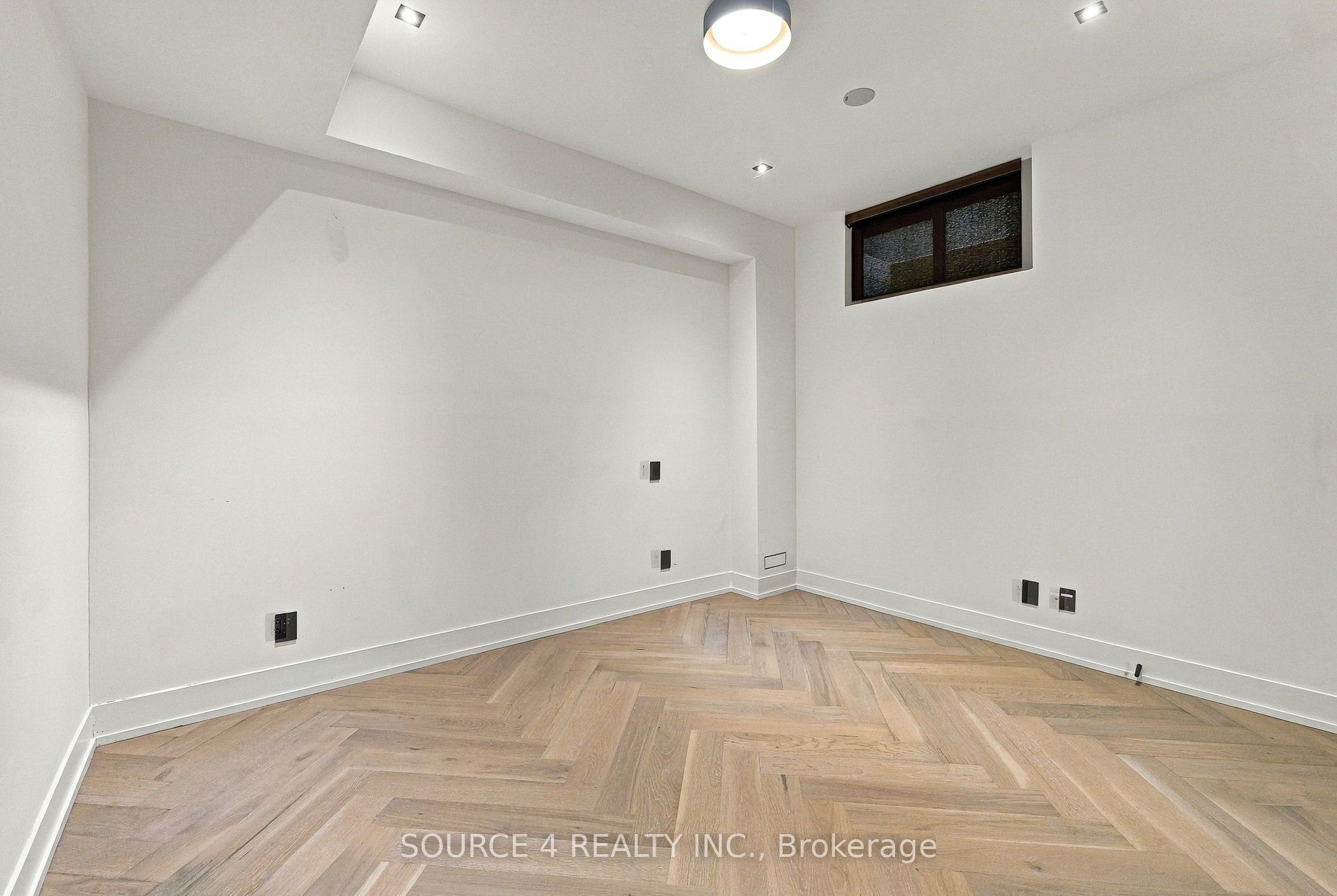 20b Broadview Avenue Property Photo 40