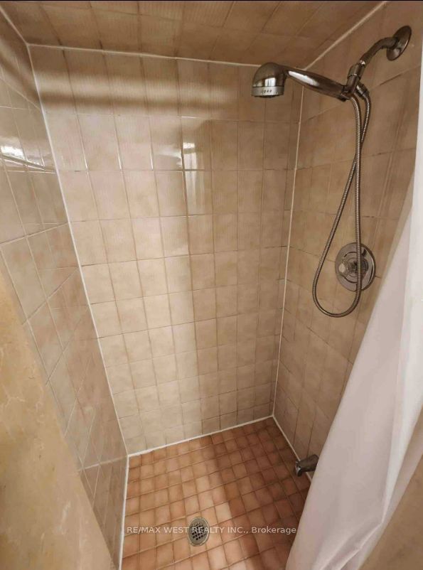 34 Penhurst Avenue B2 Property Photo 8