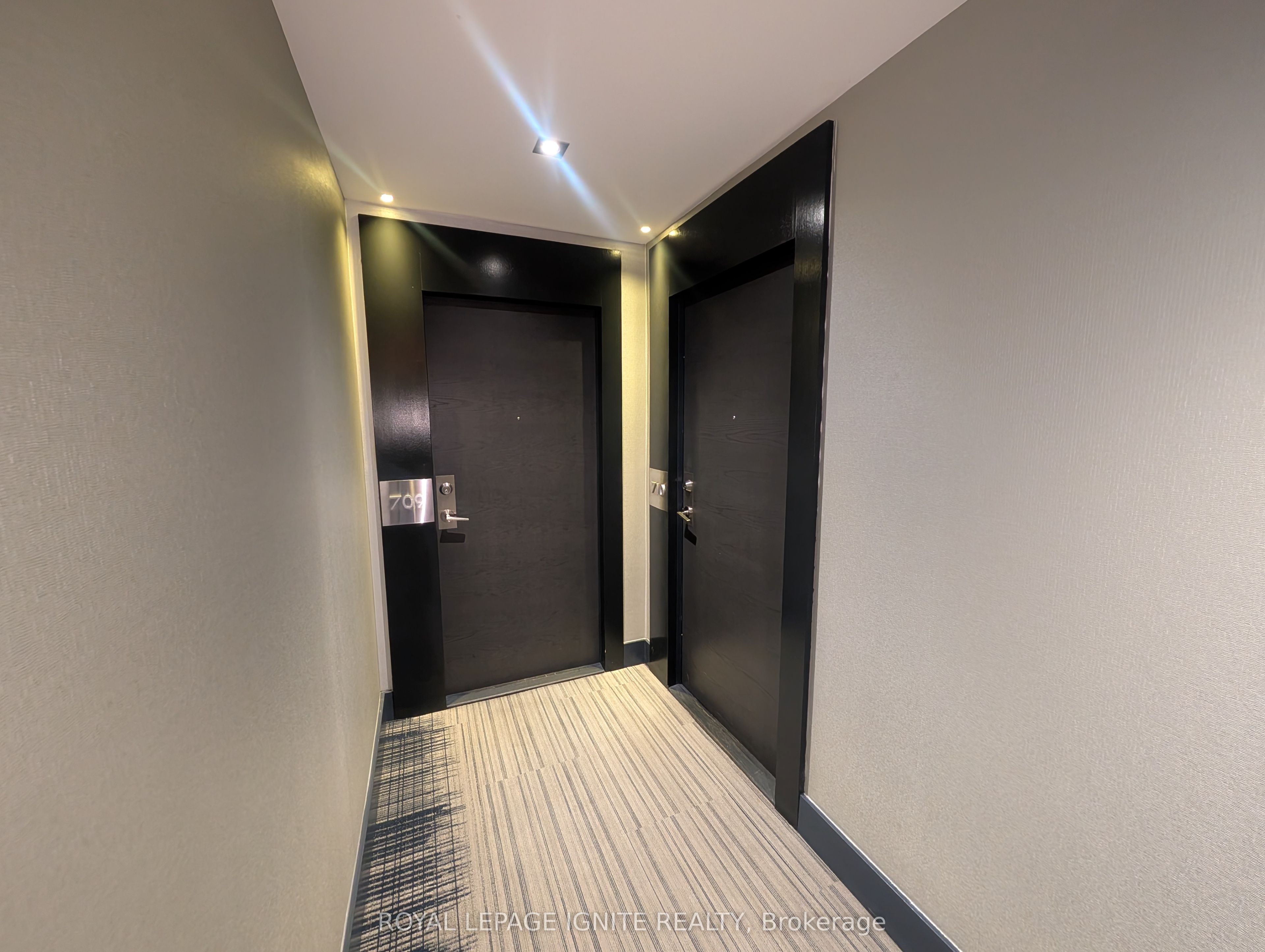 33 Shore Breeze Drive 710 Property Photo 4