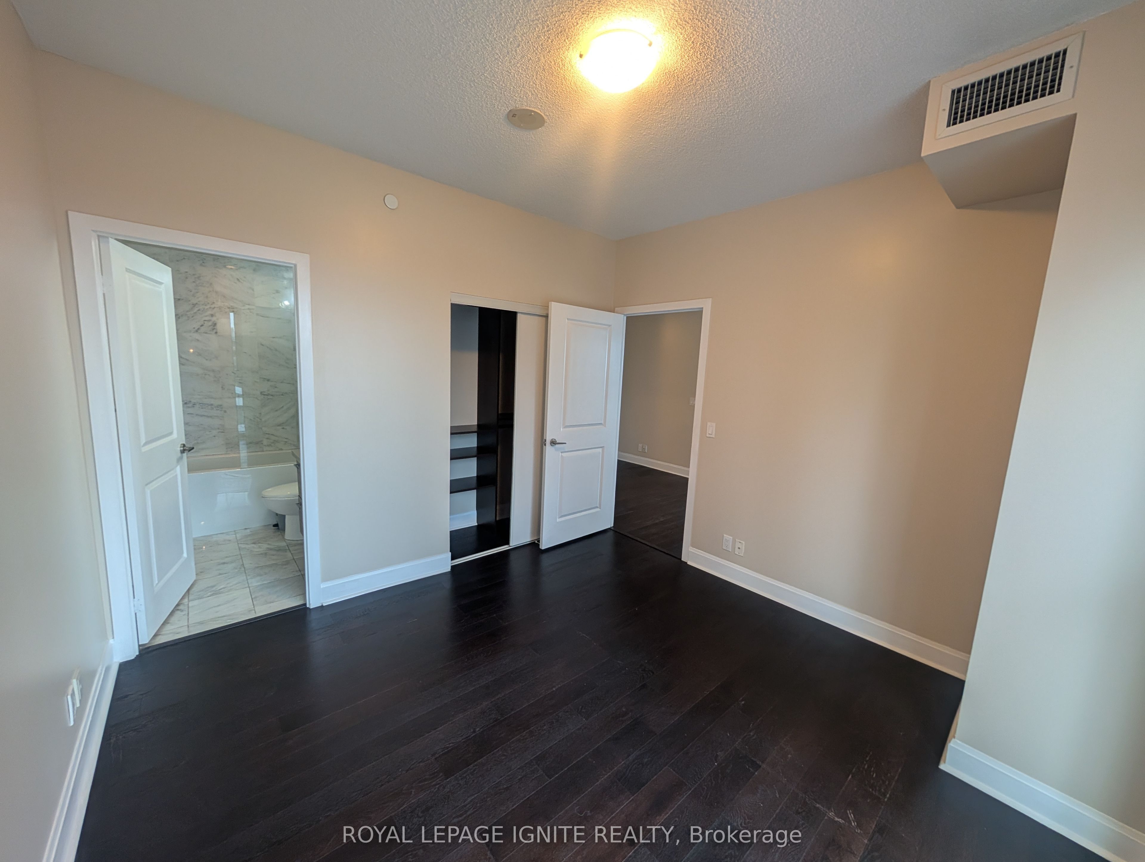 33 Shore Breeze Drive 710 Property Photo 12
