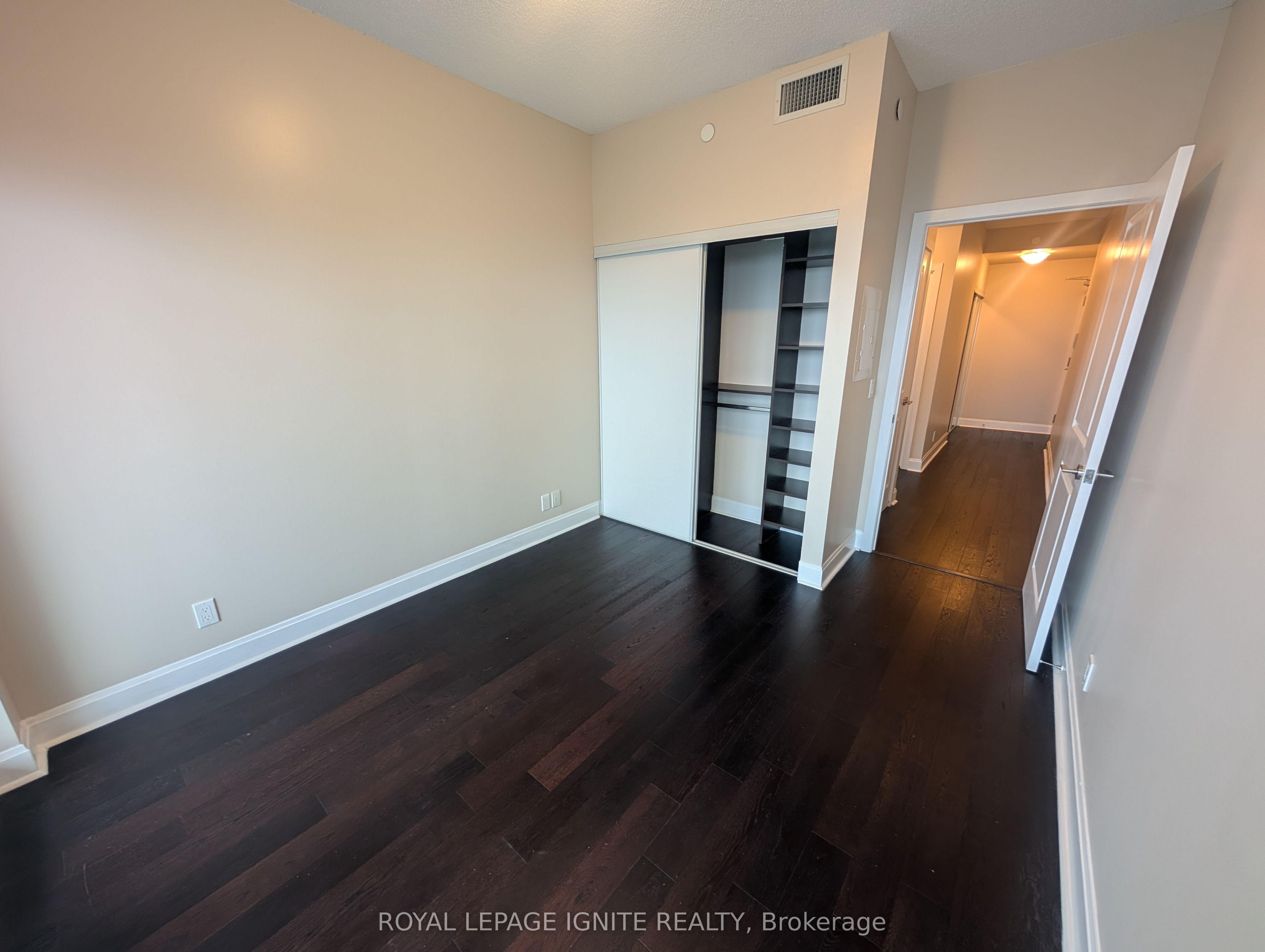 33 Shore Breeze Drive 710 Property Photo 14