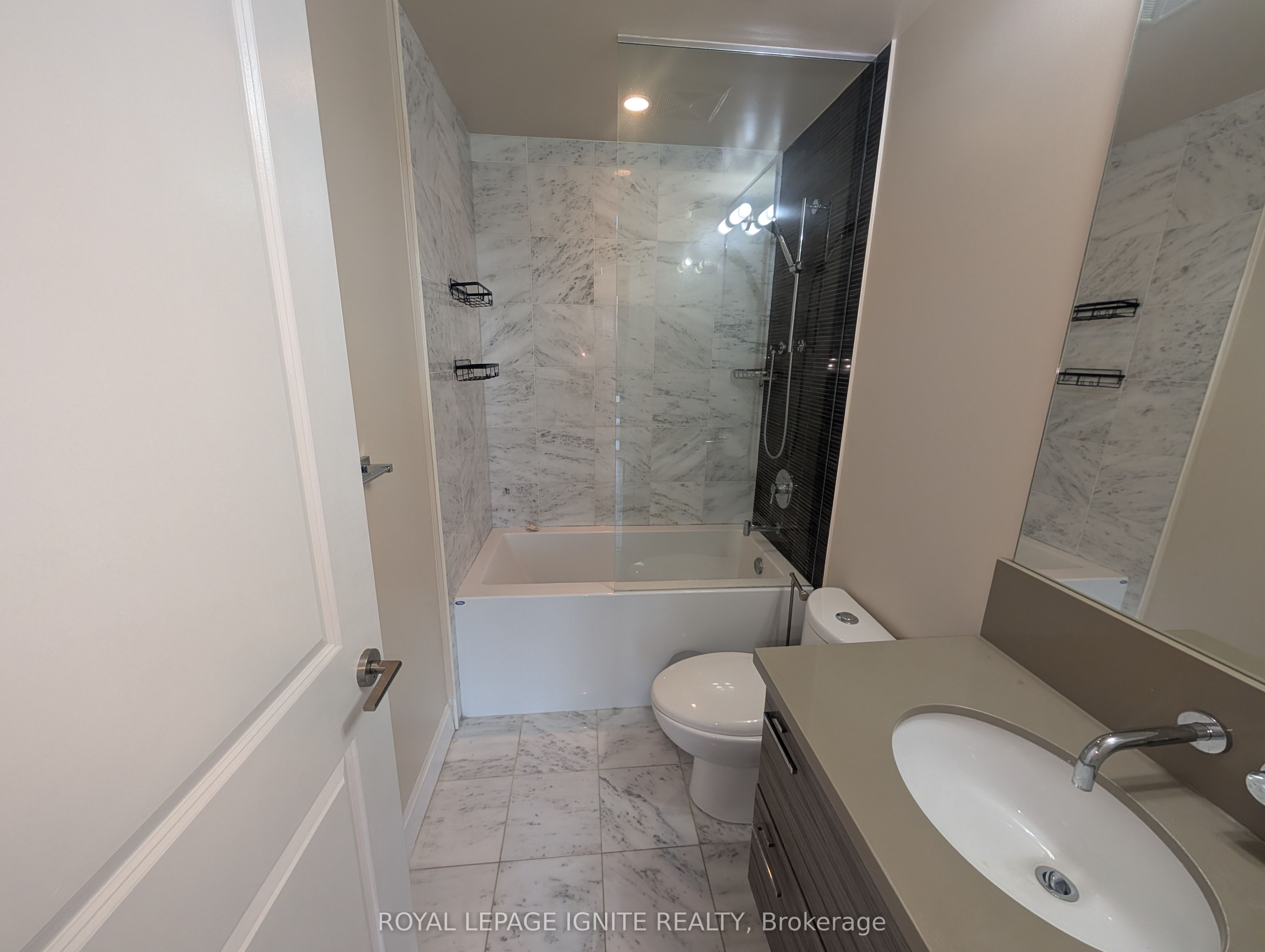 33 Shore Breeze Drive 710 Property Photo 15