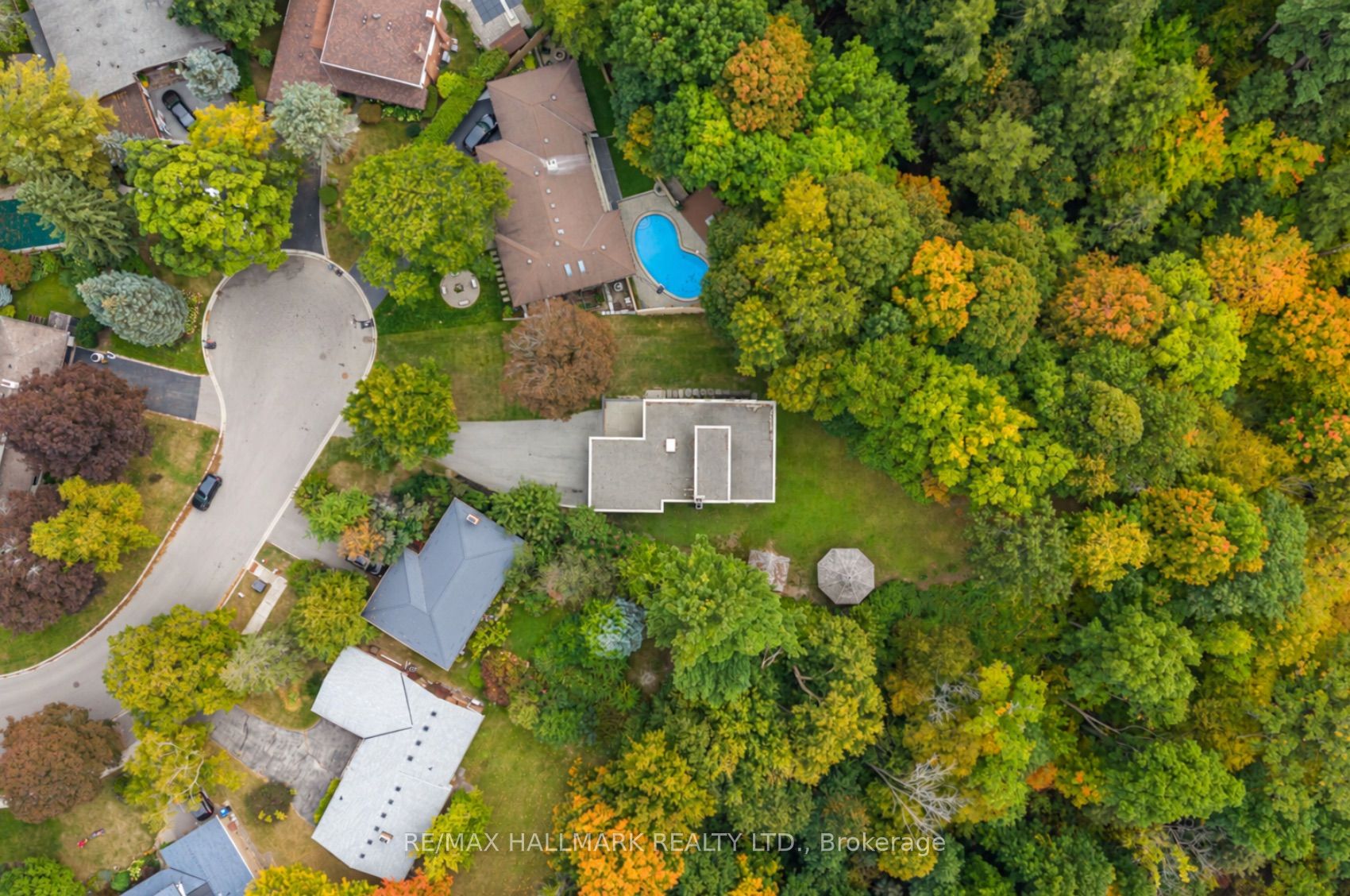 1499 Ashington Court Property Photo 2