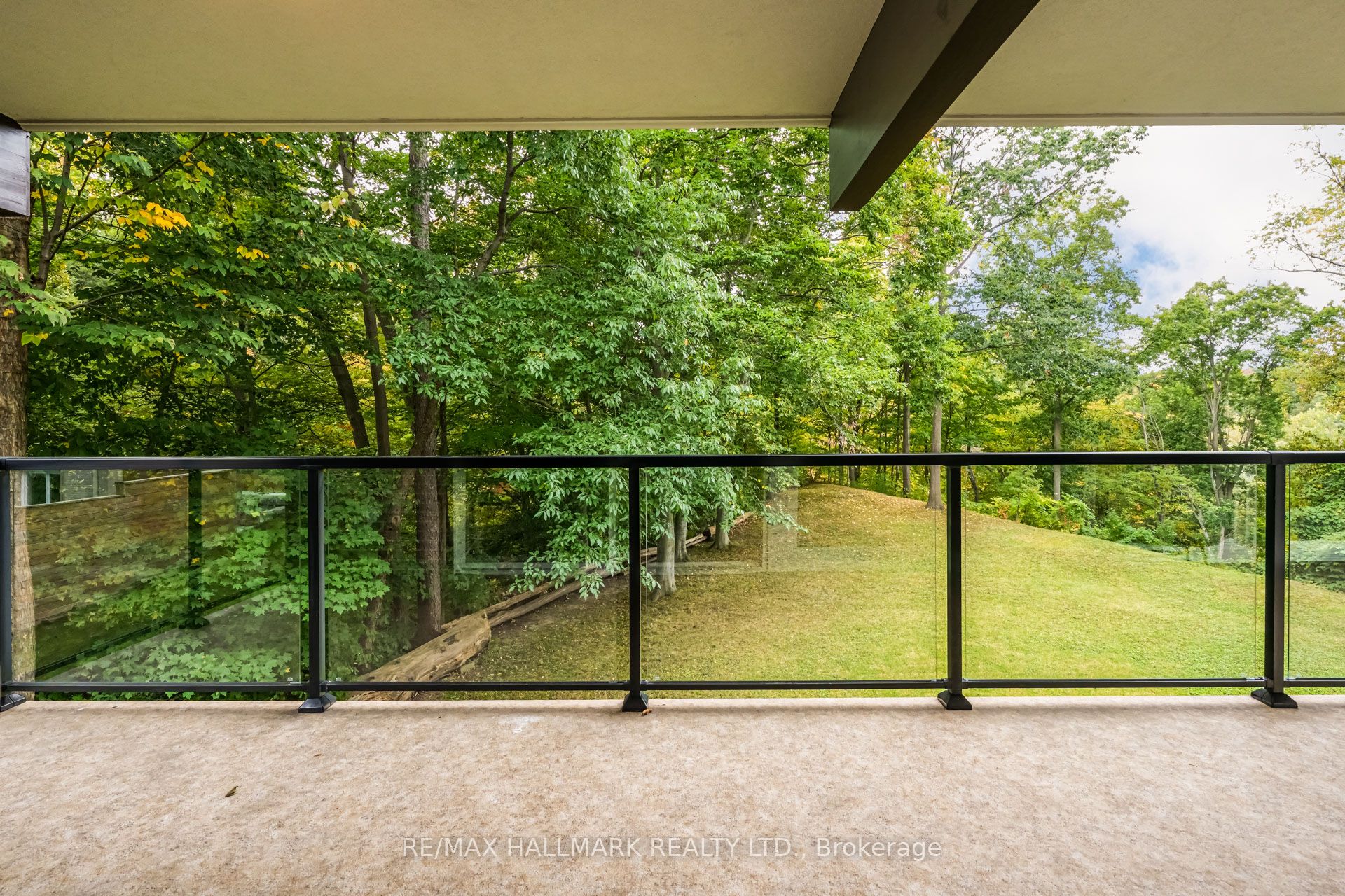 1499 Ashington Court Property Photo 19
