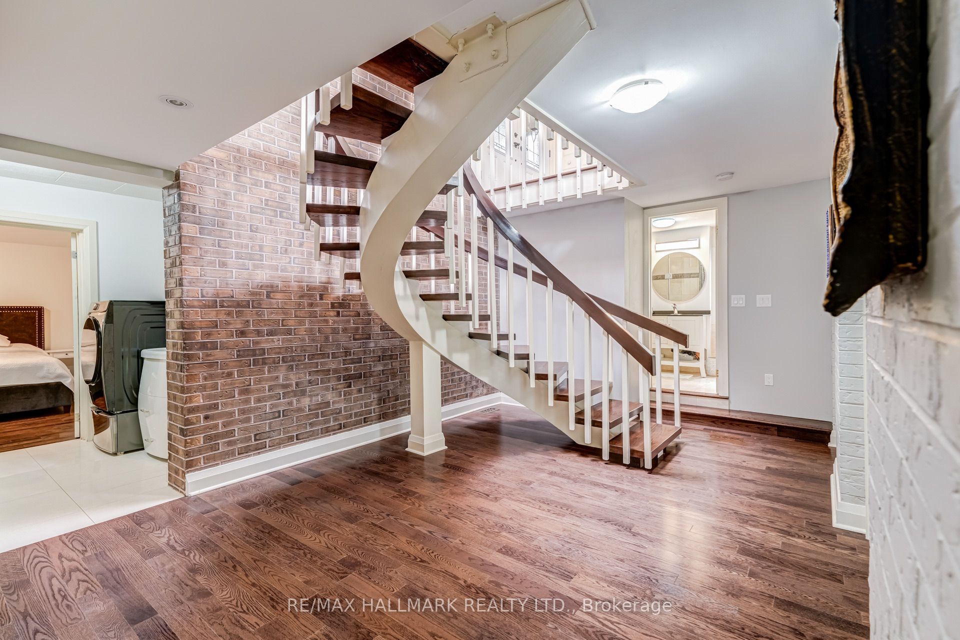 1499 Ashington Court Property Photo 22