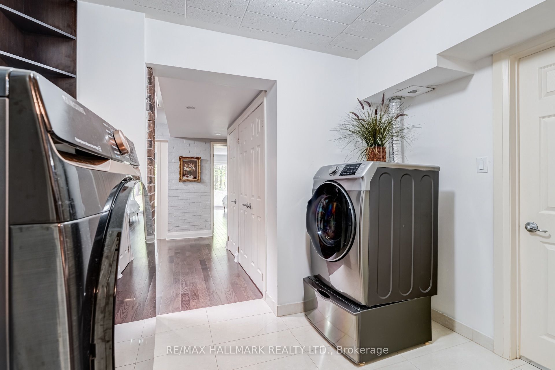 1499 Ashington Court Property Photo 33