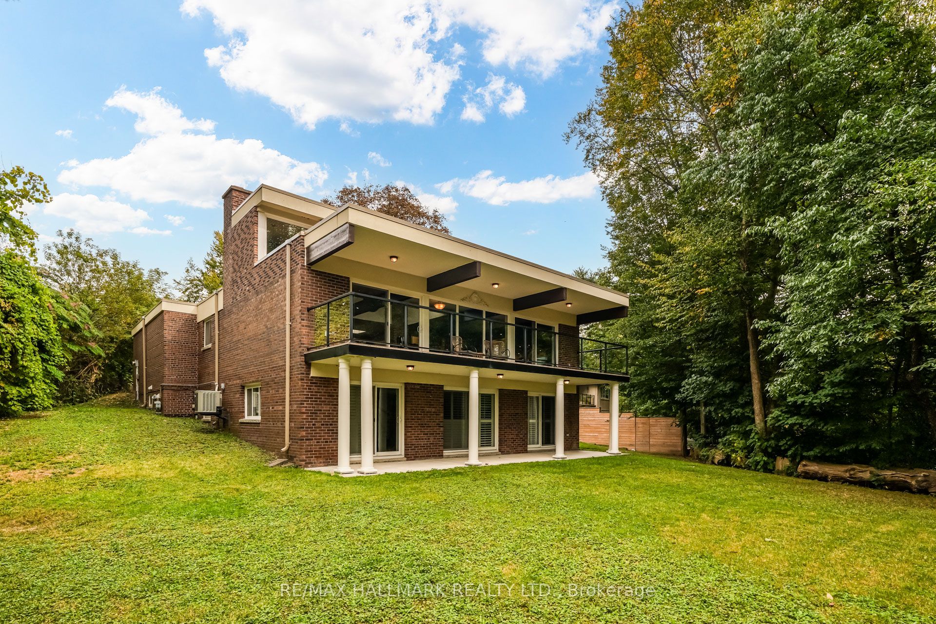 1499 Ashington Court Property Photo 37